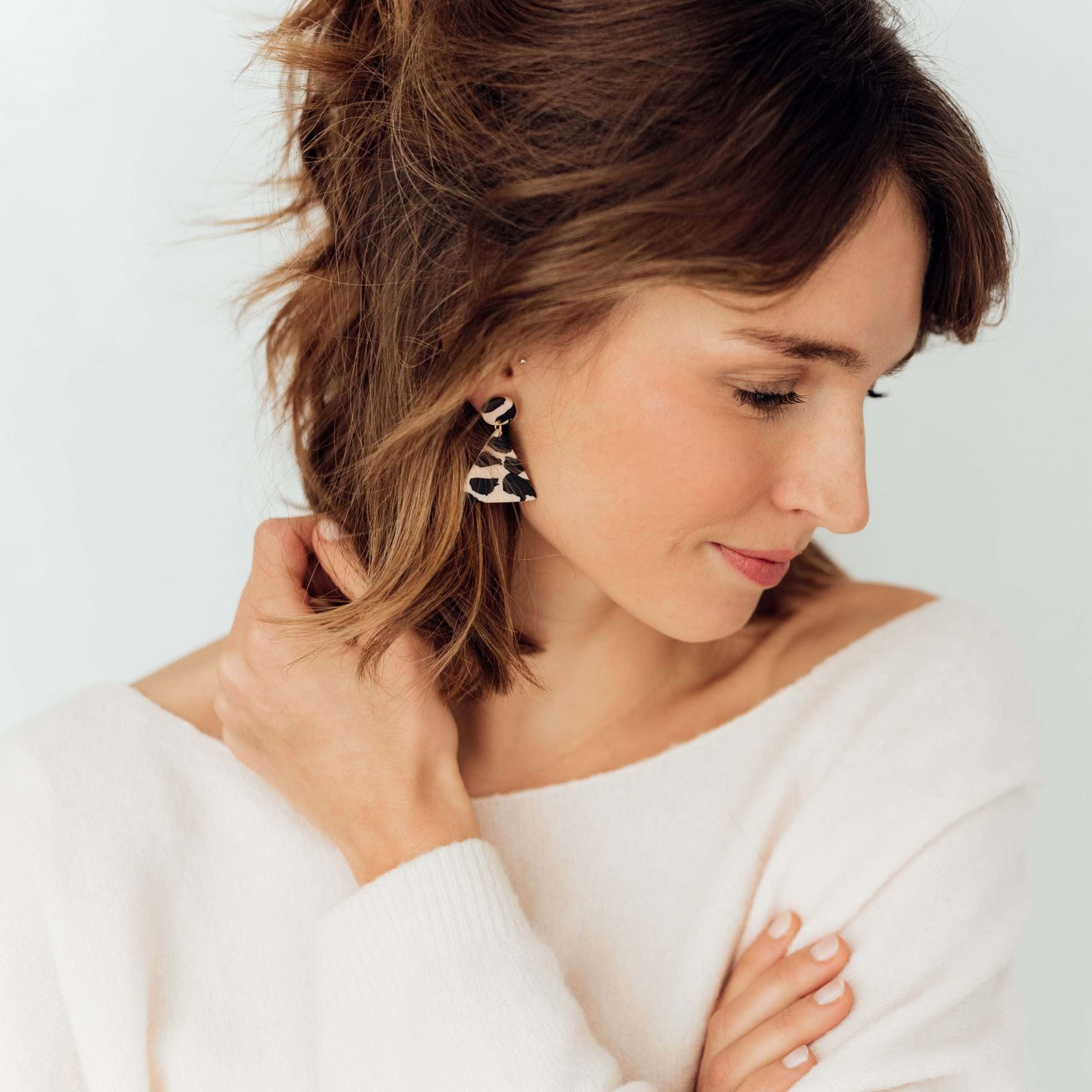 Leo Triangle | Christliche Ohrringe – Leo-Stil – Polymer Edelstahl 4 Modische afrikanische Statement-Ohrringe aus Harz, Tierreprints, stylischer Schmuck, Ethno-Accessoire.