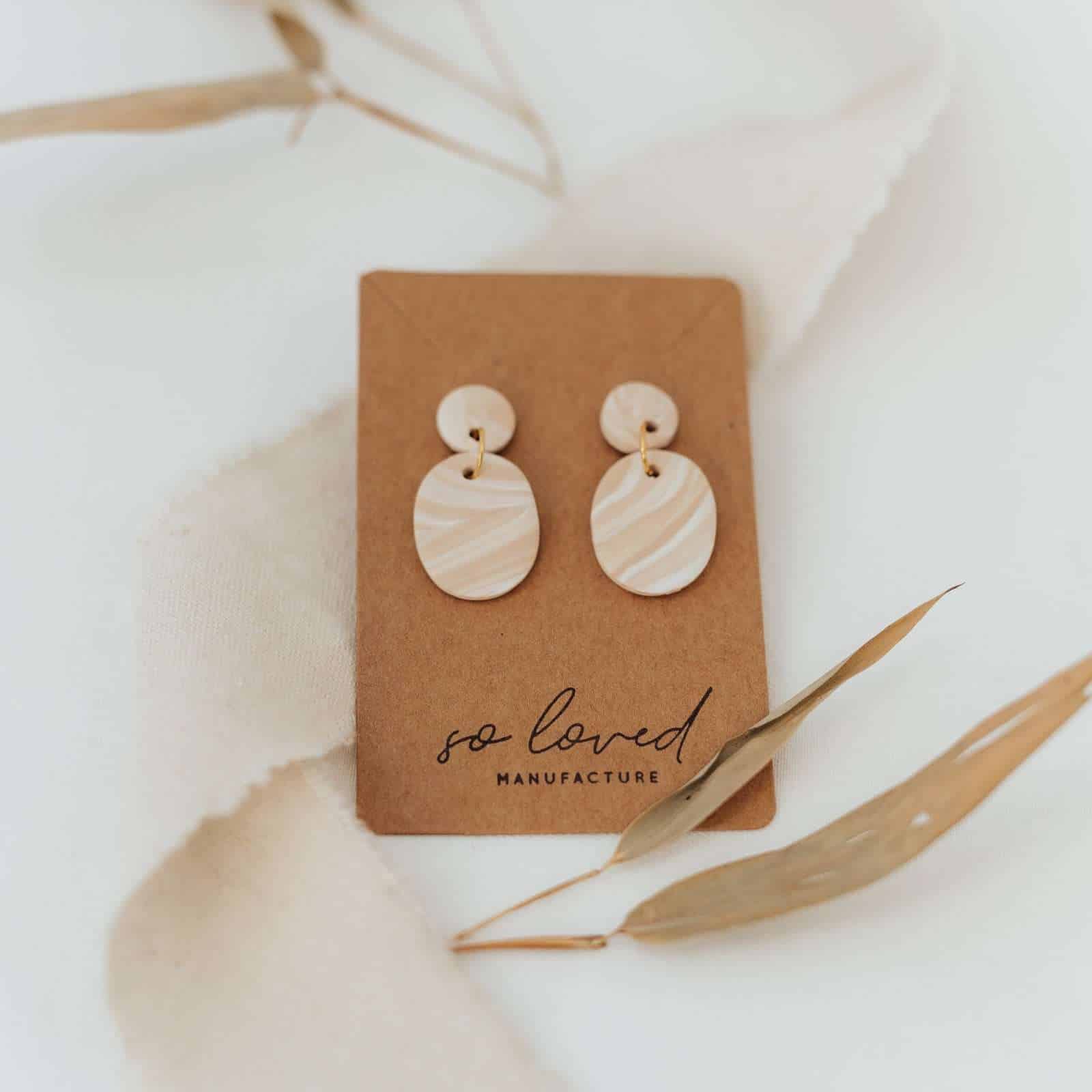 Oval Small | Christliche Ohrringe – Polymer Edelstahl – beige/weiß grau/weiß 9 Elegante christliche Modeaccessoires, teure Echtschmuck für Christen und Glaube.