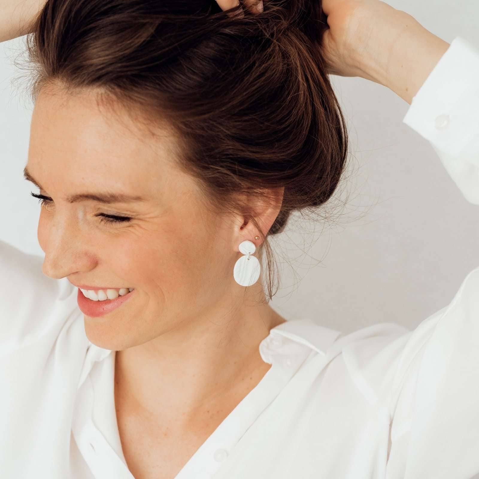 Oval Small | Christliche Ohrringe – Polymer Edelstahl – beige/weiß grau/weiß 11 Innovative christliche Mode, Schmuck und Accessoires auf mookho.de.