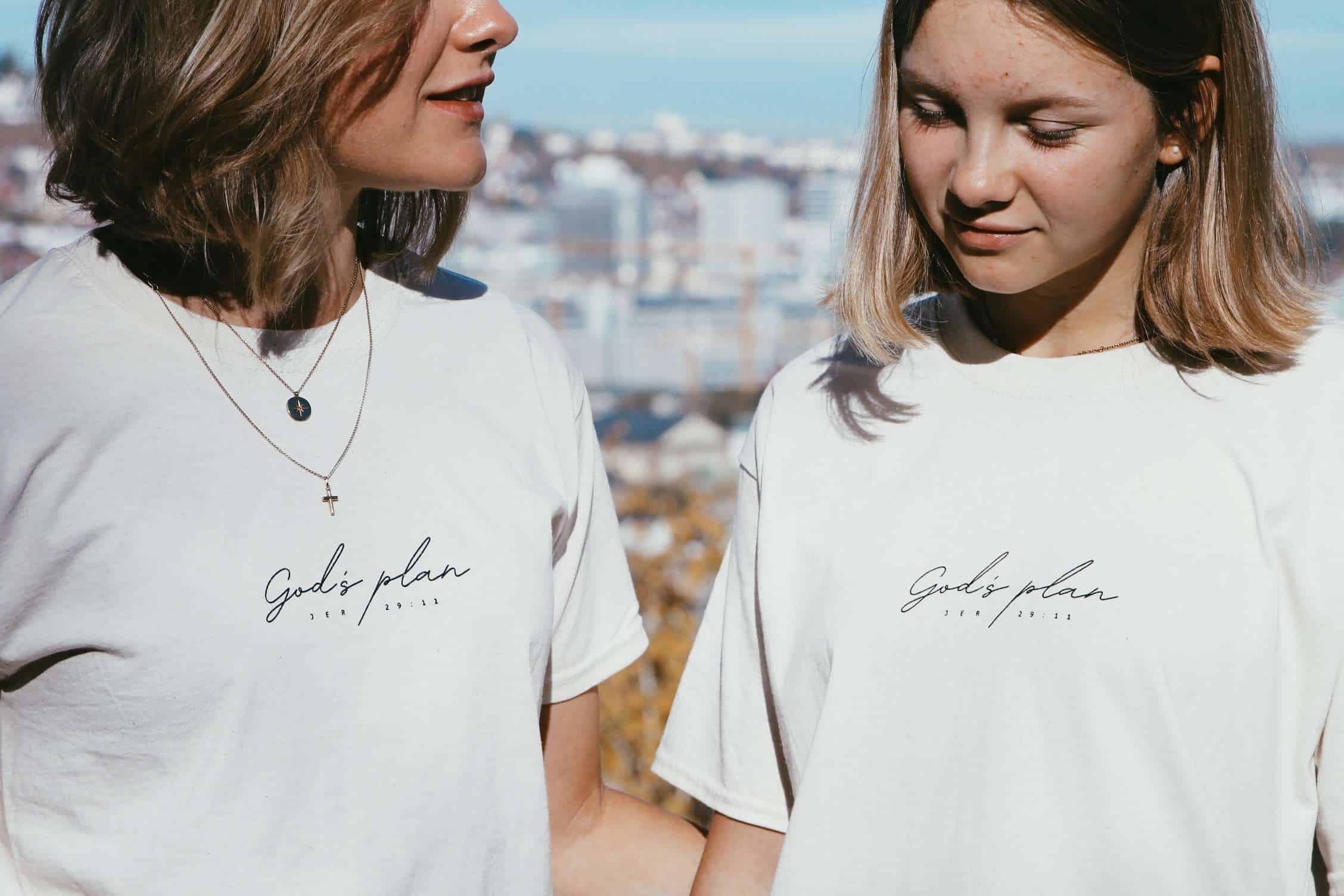 T-Shirt "God's Plan" Unisex 15 Glaubensvolle T-Shirts mit christlichen Botschaften für Frauen.