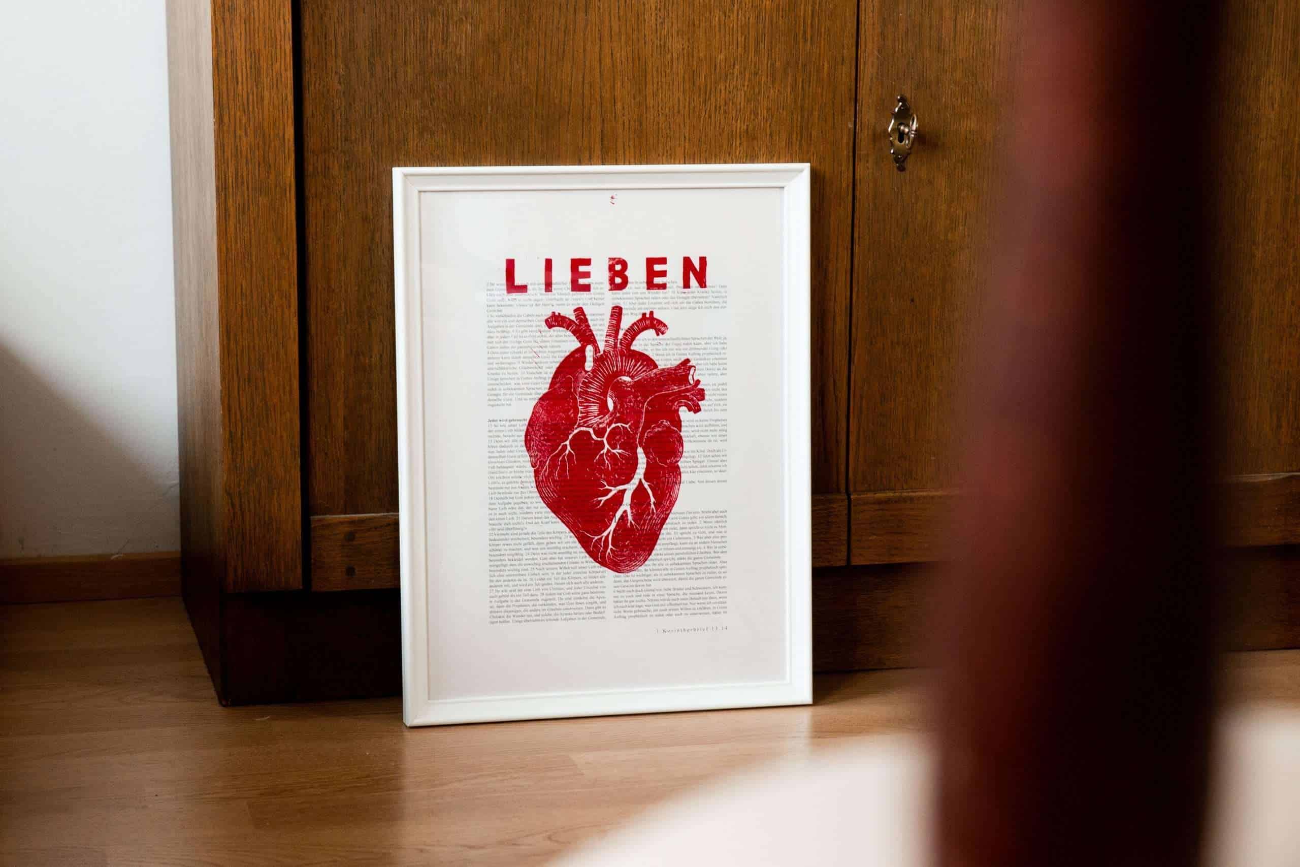 Herz mit Bibelvers auf Leinwand, christliche Kunst, religiöse Dekoration, christliches Geschenk.