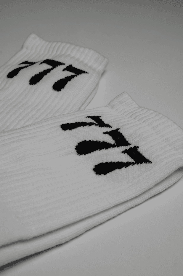 Große weiße Socken mit christlichem Schriftzug - Mode für Christen.