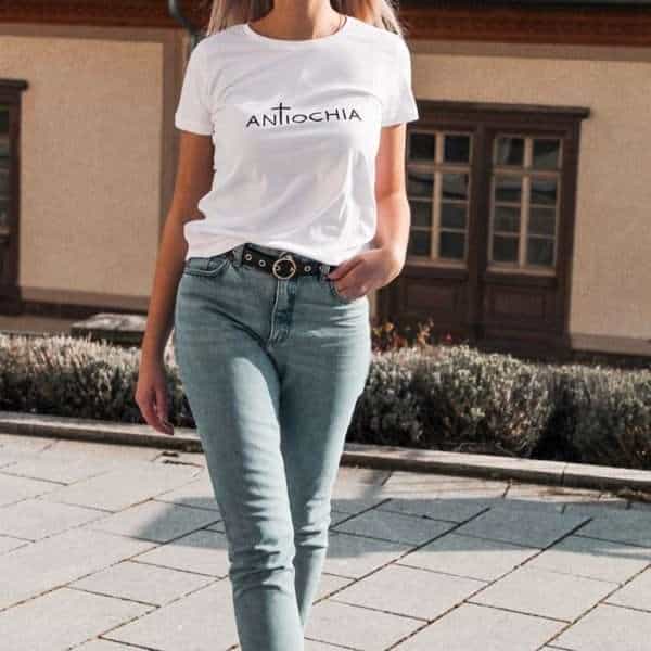 Damen Basic T-Shirt - "Birth" 17 Moderne christliche Mode T-Shirt, lässiges Accessoire mit Glaubensmotto.