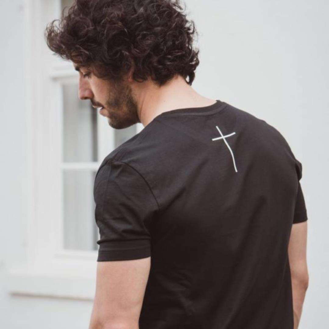 Herren Basic T-Shirt - "Birth" 16 Moderner Christlicher Mode-T-Shirt mit Kreuz Design für Christen.