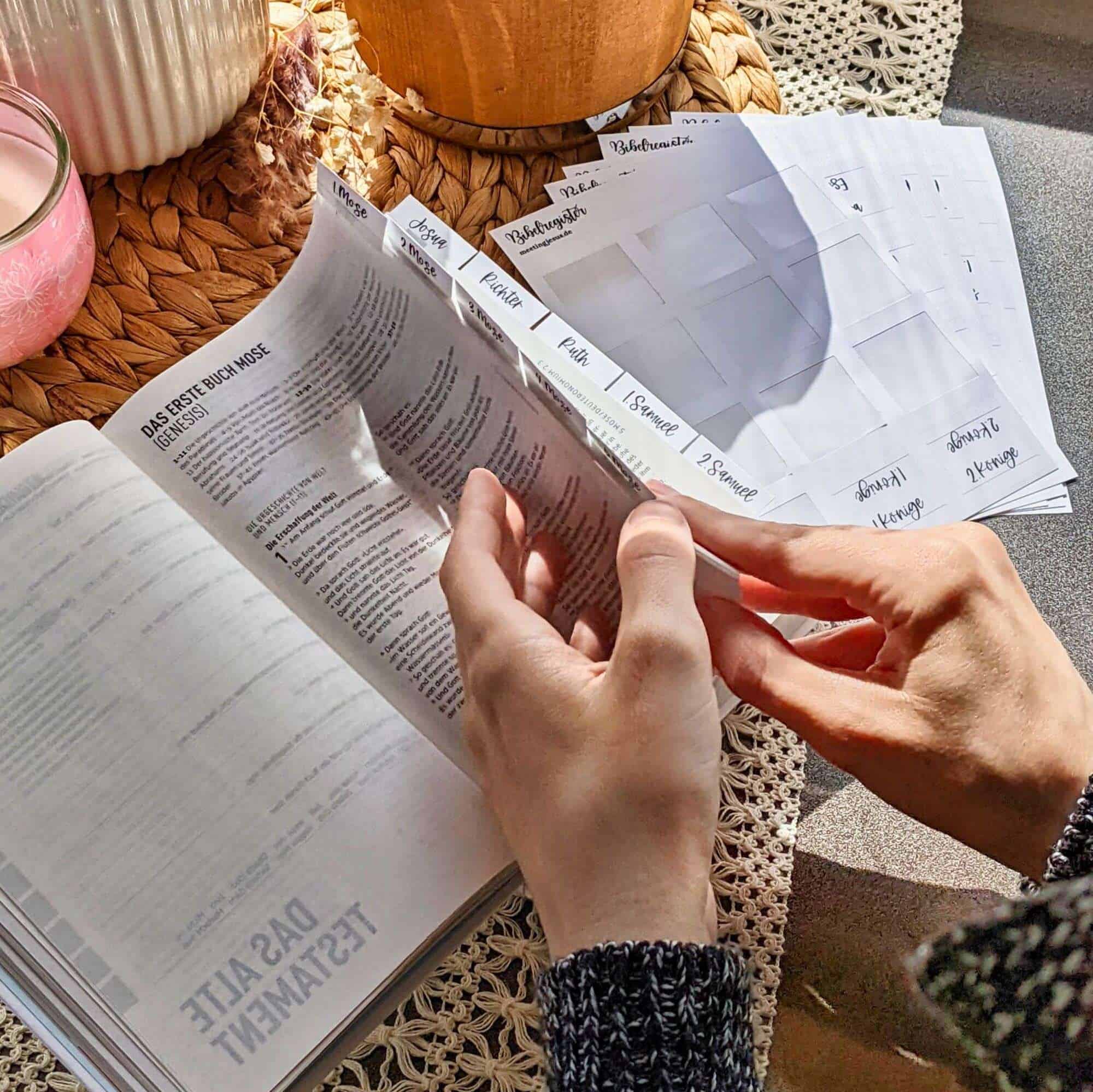 Bibelregister „Marmor“ | Griffregister für die Bibel | Bibel-Griffregister | Selbstklebend | Lettering | Weiß 5 Offene Bibel studie, christliche Bibeltexte, Bibelnotizen, spirituelle Bildung, christliches Lernen.