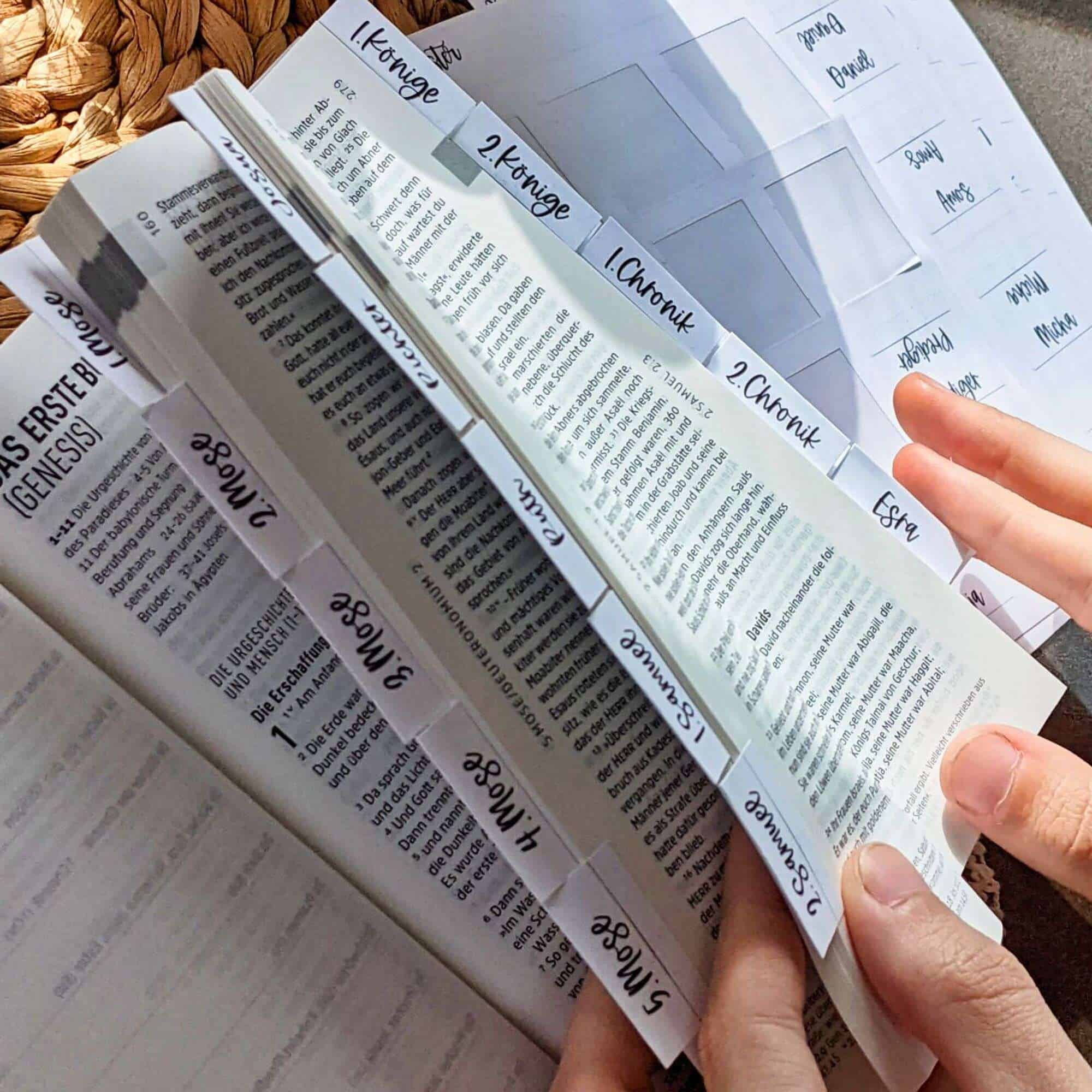 Bibelregister „Marmor“ | Griffregister für die Bibel | Bibel-Griffregister | Selbstklebend | Lettering | Weiß 6 Gottesdienst Materialien, christliche Bibel, religiöse Dokumente, christliche Bibelabschnitte.