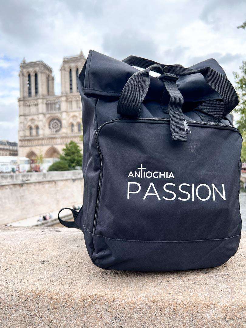Große schwarze Christliche Tasche mit Passionsaufdruck, ideal für Glaubensreisen.