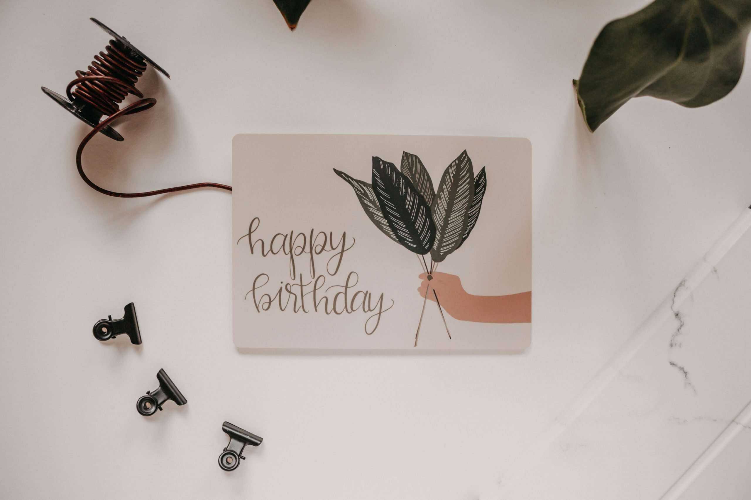 happy birthday - Postkarte A6 2 Lebensfrohe Geburtstagskarte mit Ballon-Botiv, christliche Grußkarte, Motiv passend für christliche Marken.