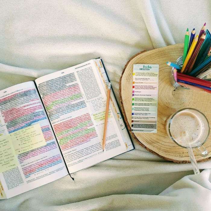 10x Buntes Bibellesen | Lesezeichen | Set | Bibel Markiersystem | Bibel lesen | Bibelstudium | Bibelaccessoire | Register | Christlich 3 Glaubensbibel mit Markierungen, christliche Studienmaterialien, Gebet und Inspiration.