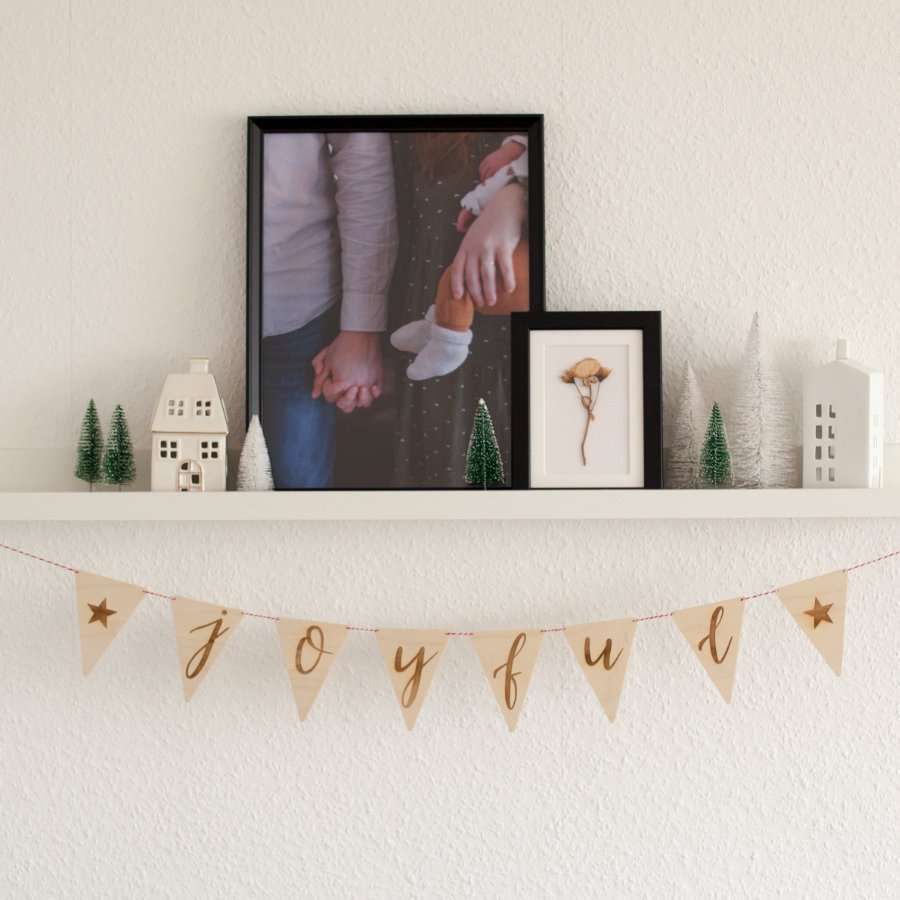 *joyful*-Wimpelgirlande 1 Besondere christliche Wanddekoration für festliche Anlässe, Freude und Glaube.