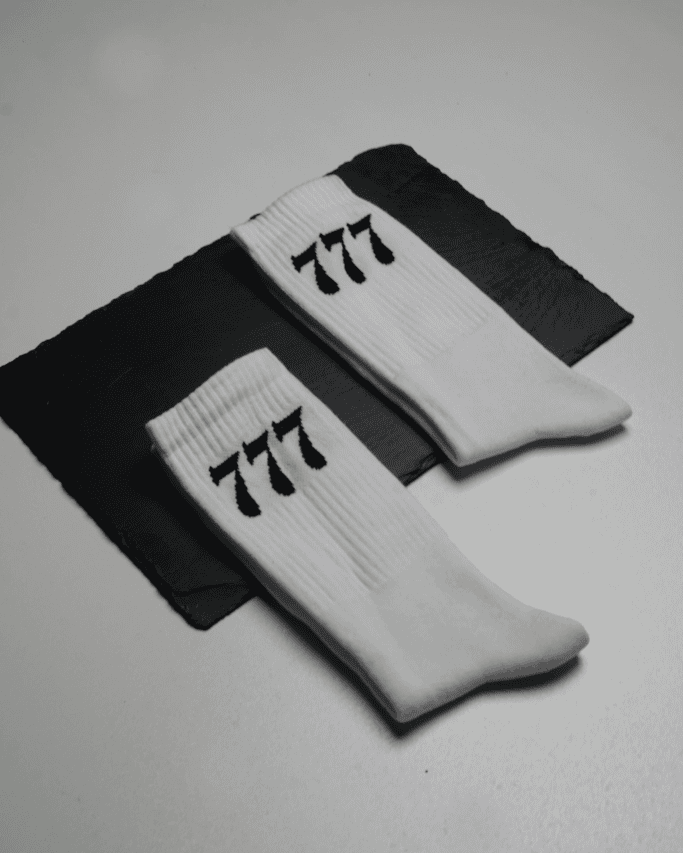 777 Socks 2 Glaubenssocken mit Bibelvers für christlichen Glauben, christliche Mode, christliche Sneakers.