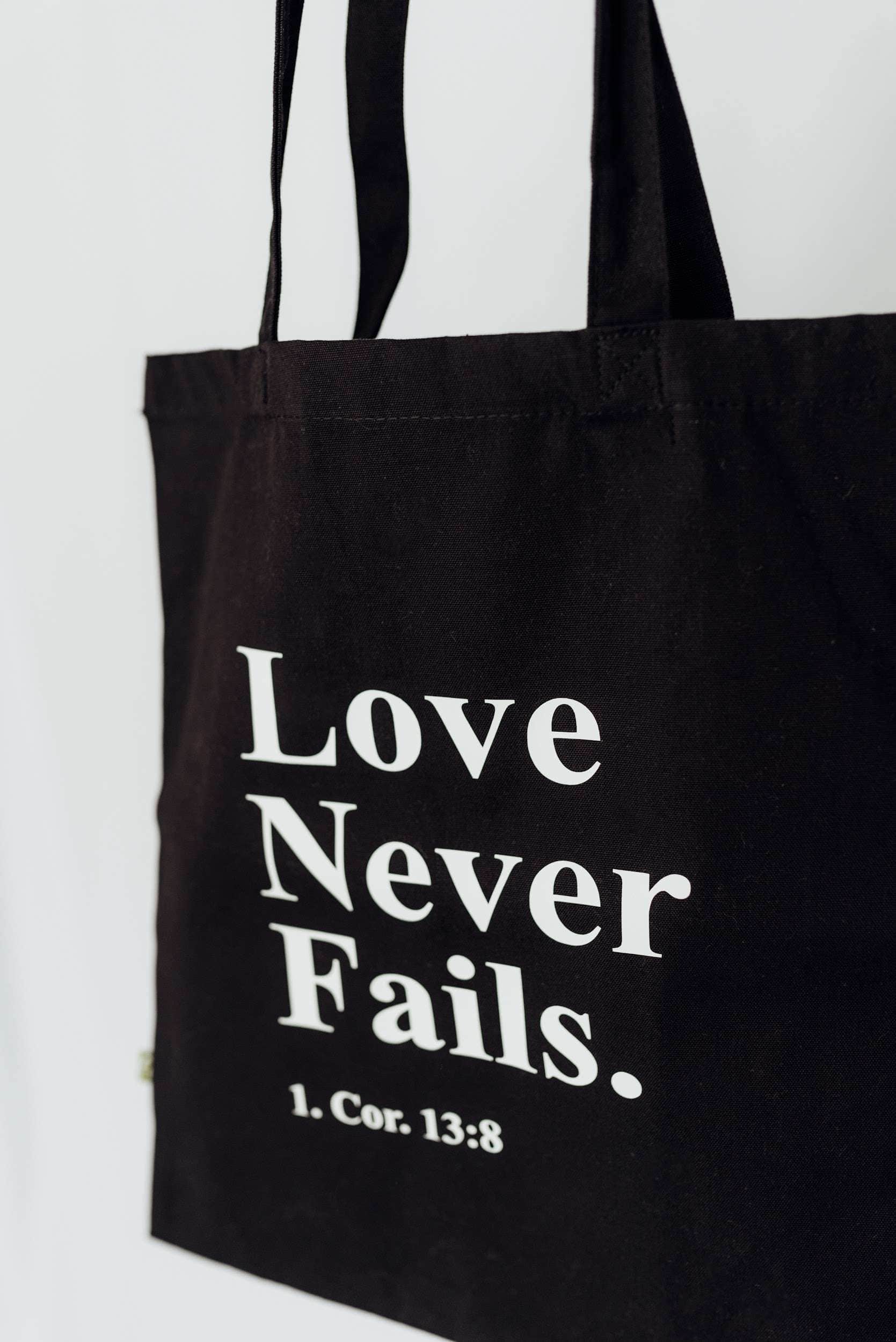 Tasche ' Love never fails.' 2 Glaubenssack mit Bibelvers Love Never Fails 1. Kor. 13:8, christliche Marken, Christliche Geschenke.