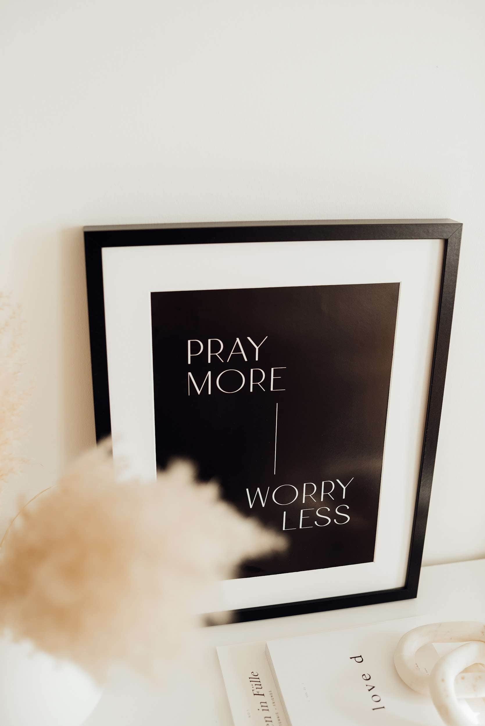A3 Poster "PRAY MORE" 3 Inspirierendes Bibelzitat in moderner Bilderrahmen, christliche Wohnungdekoration, Glauben.