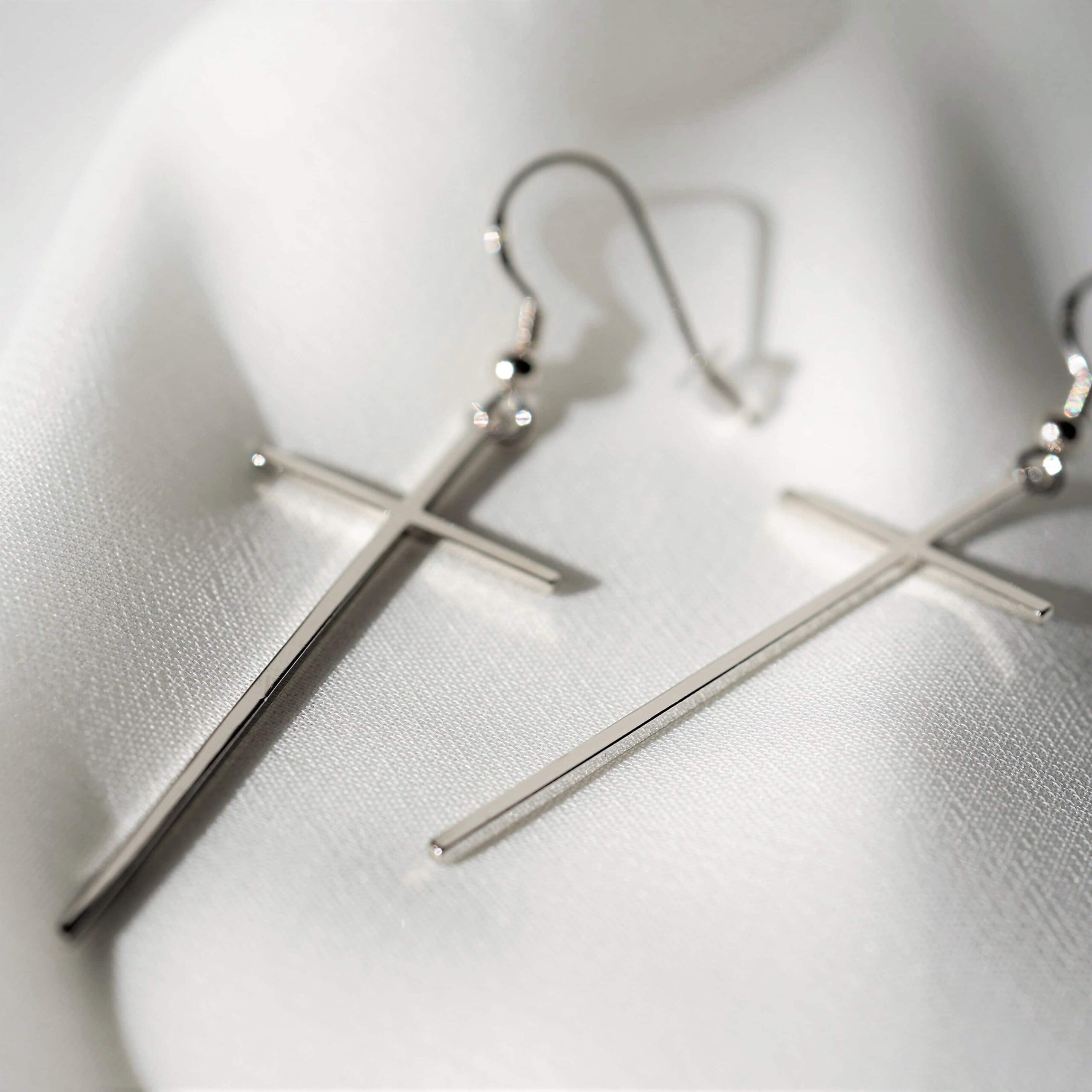 Slim Cross | Christliche Ohrringe – 925 Sterling Silber – nickelfrei und rhodiniert – gold/silber/roségold – 59x20 mm 9 Hochzeits-Ohrringe mit Kreuzdesign, christliche Schmuckstücke, Edelstahl Ohrringe.