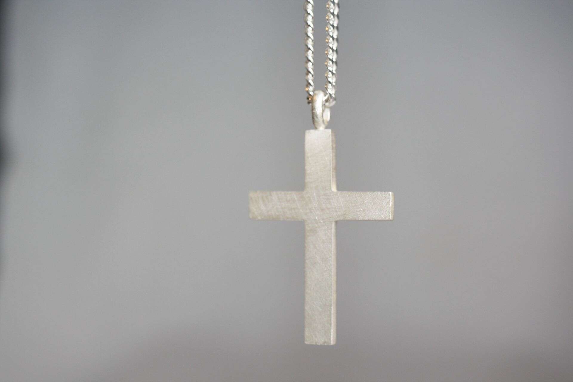Kreuz - GRACE 11 Edelstahl-Kreuzanhänger für christliche Marken, Schmuck online kaufen.