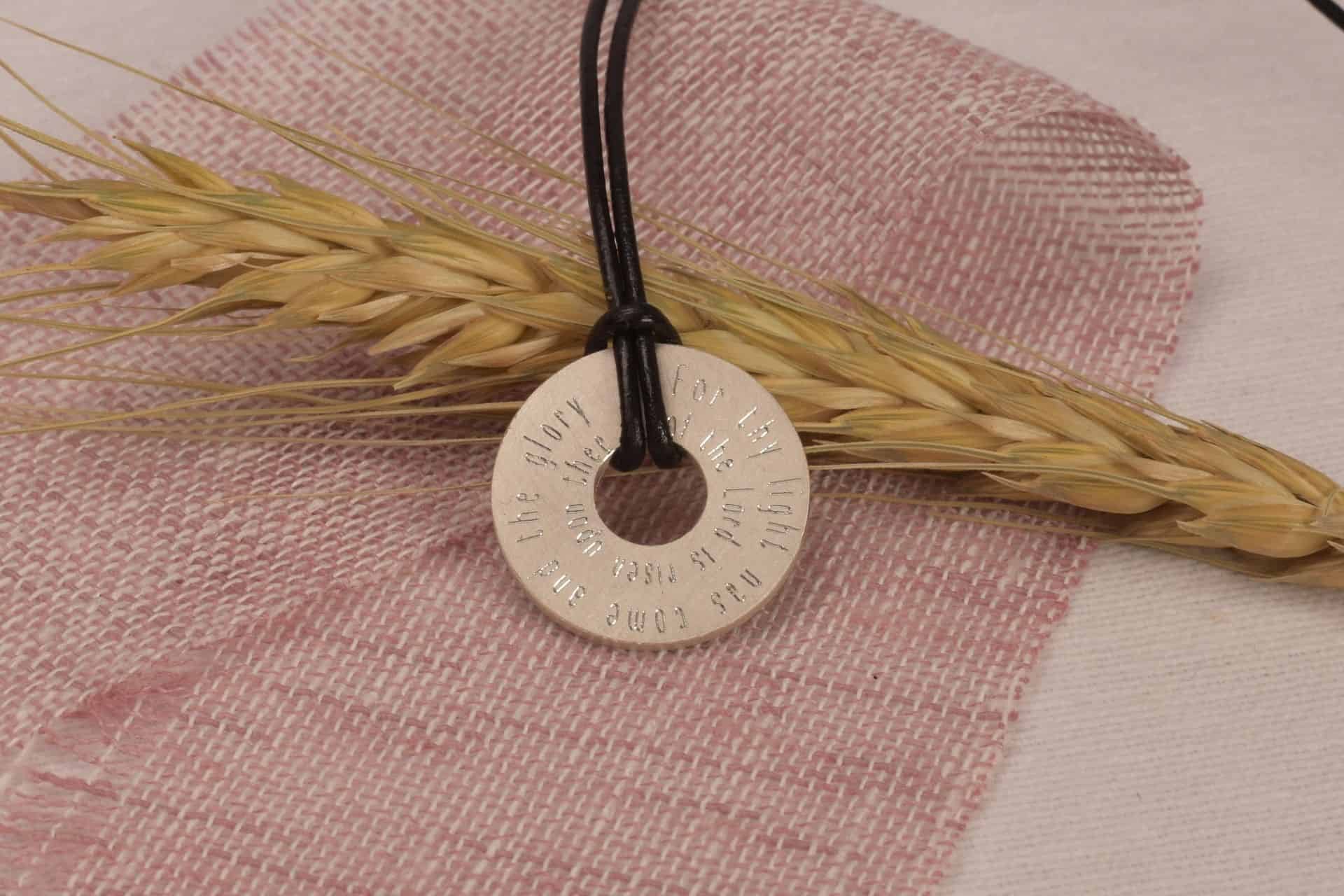 Verstaler - ARISE AND SHINE 3 Schmuckanhänger mit Bibelvers, Schmuck für Christen, christlicher Anhänger, Glaube Schmuck.