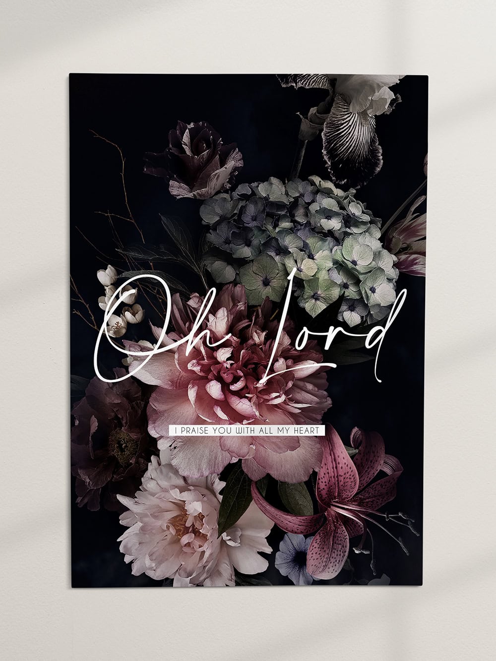 Vorlage für die SEO-Texte basierend auf der Bildbeschreibung und dem Fokus auf christliche Marken:.