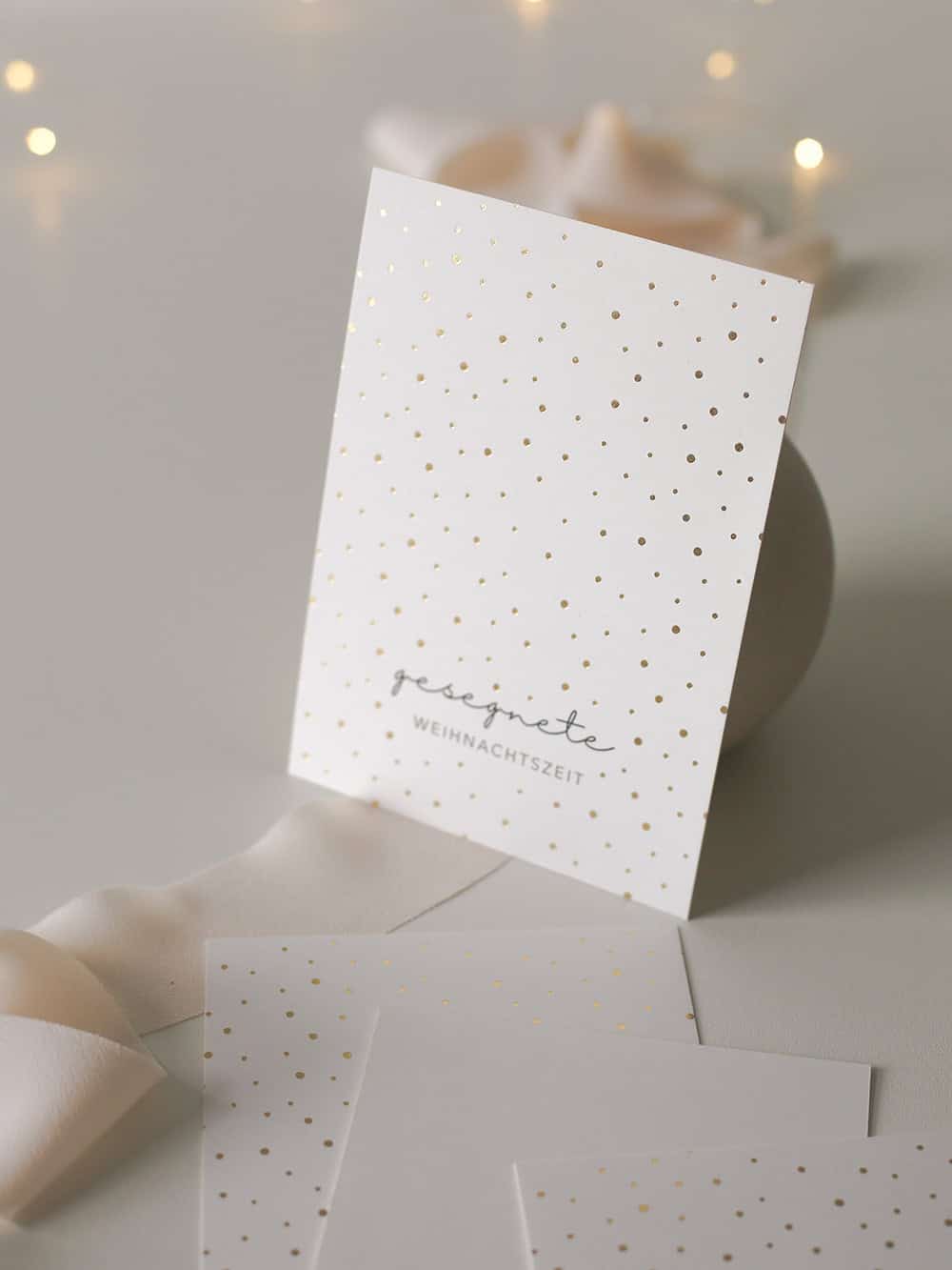 6er-Set Weihnachtskarten 3 Elegante Weihnachtskarte mit goldenen Punkten und christlichem Design.