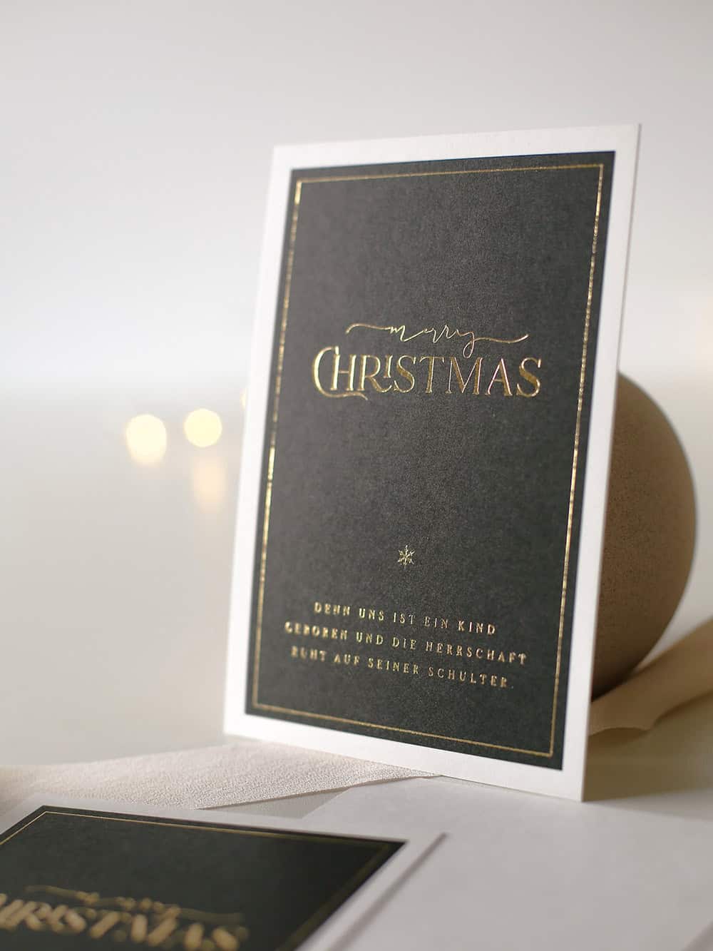 6er-Set Weihnachtskarten 4 Hochwertige Weihnachtskarte mit christlichem Design und goldenen Akzenten.