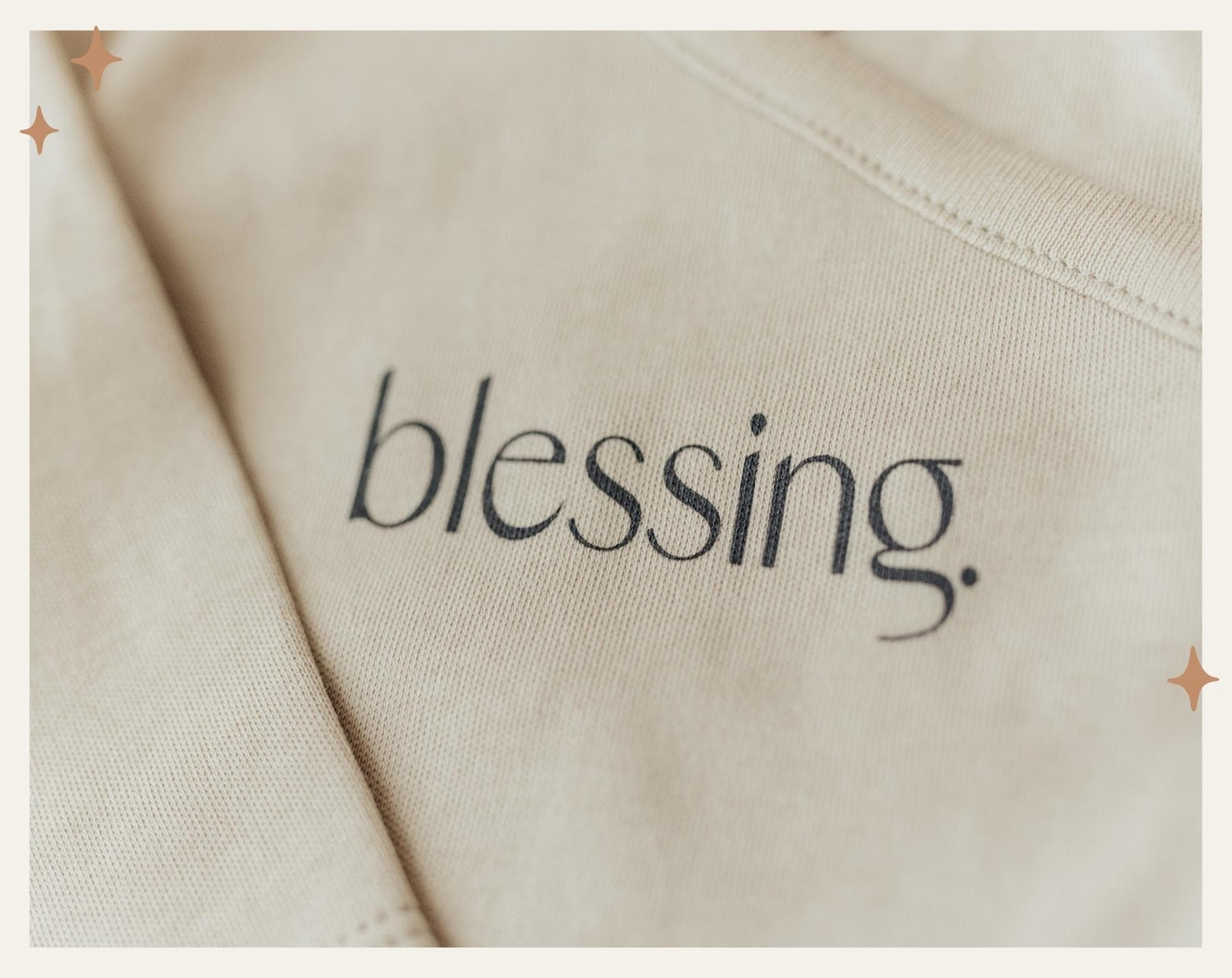 Babybody - BLESSING 14 Bezauberndes T-Shirt mit "blessing" Print, christliche Mode, christliche Kleidung.