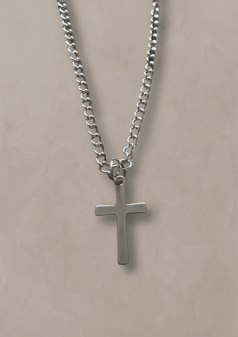 Halskette mit Kreuz-Anhänger für christliche Schmuckliebhaber.