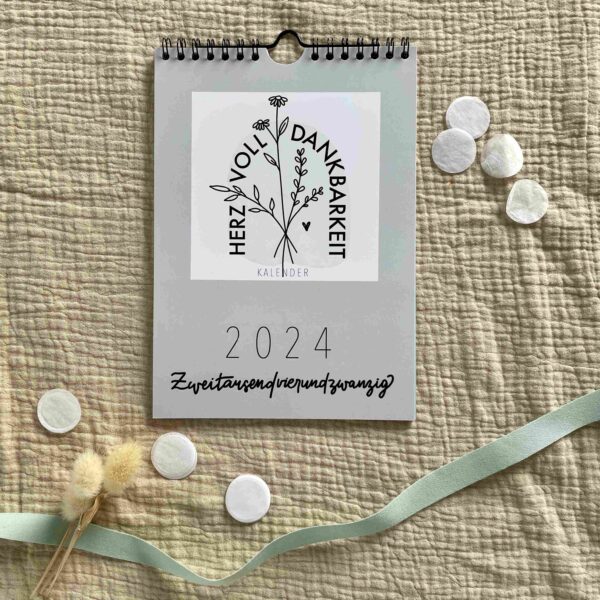 Herzliche Dankbarkeit Kalender 2024, christliches Design, spirituelle Inspiration.