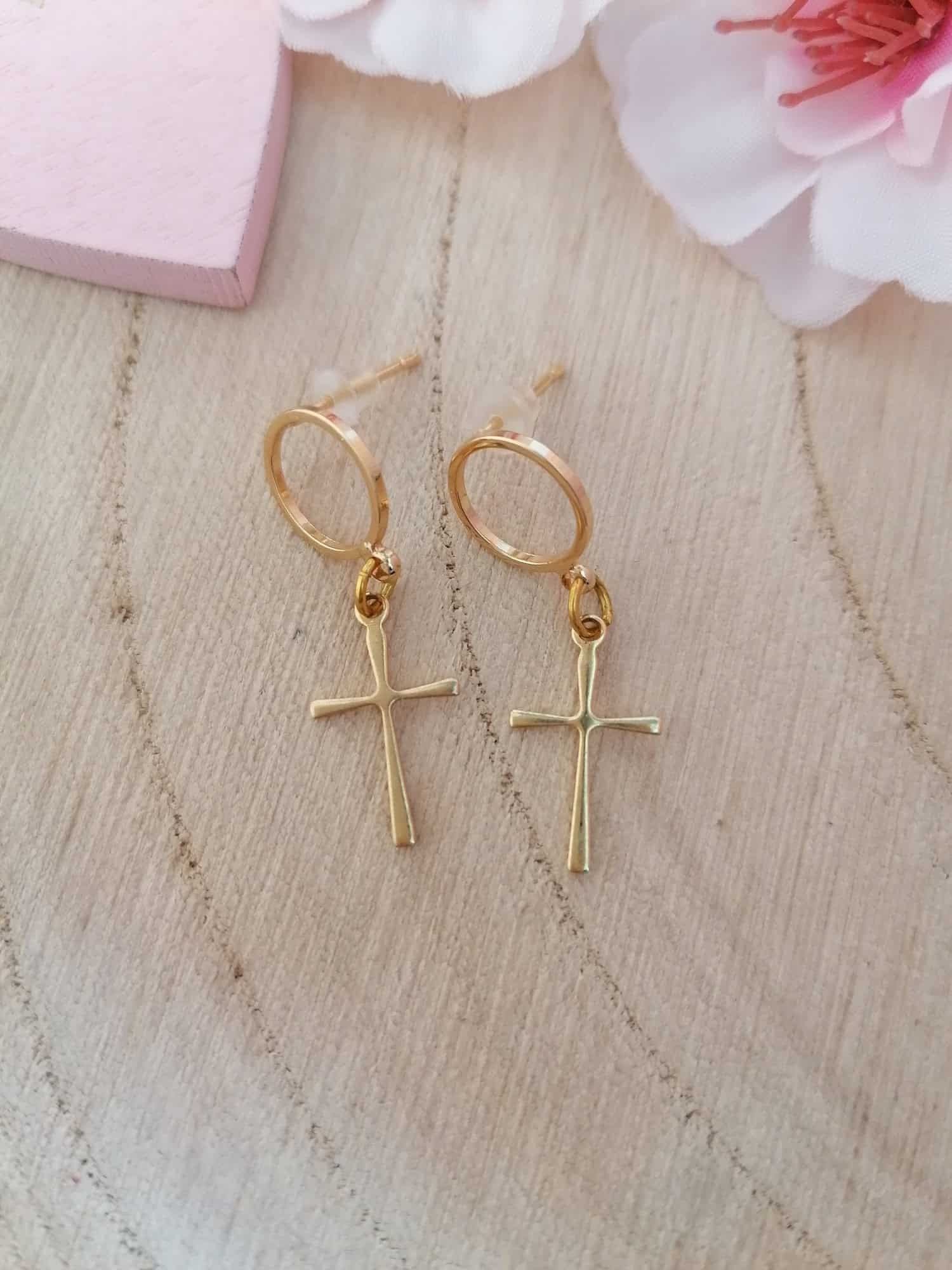 Ohrringe Kreuz 2 Kreuz-Ohrringe, goldene christliche Schmuck, religiöse Damenaccessoires, Glaube, Vintage Stil.