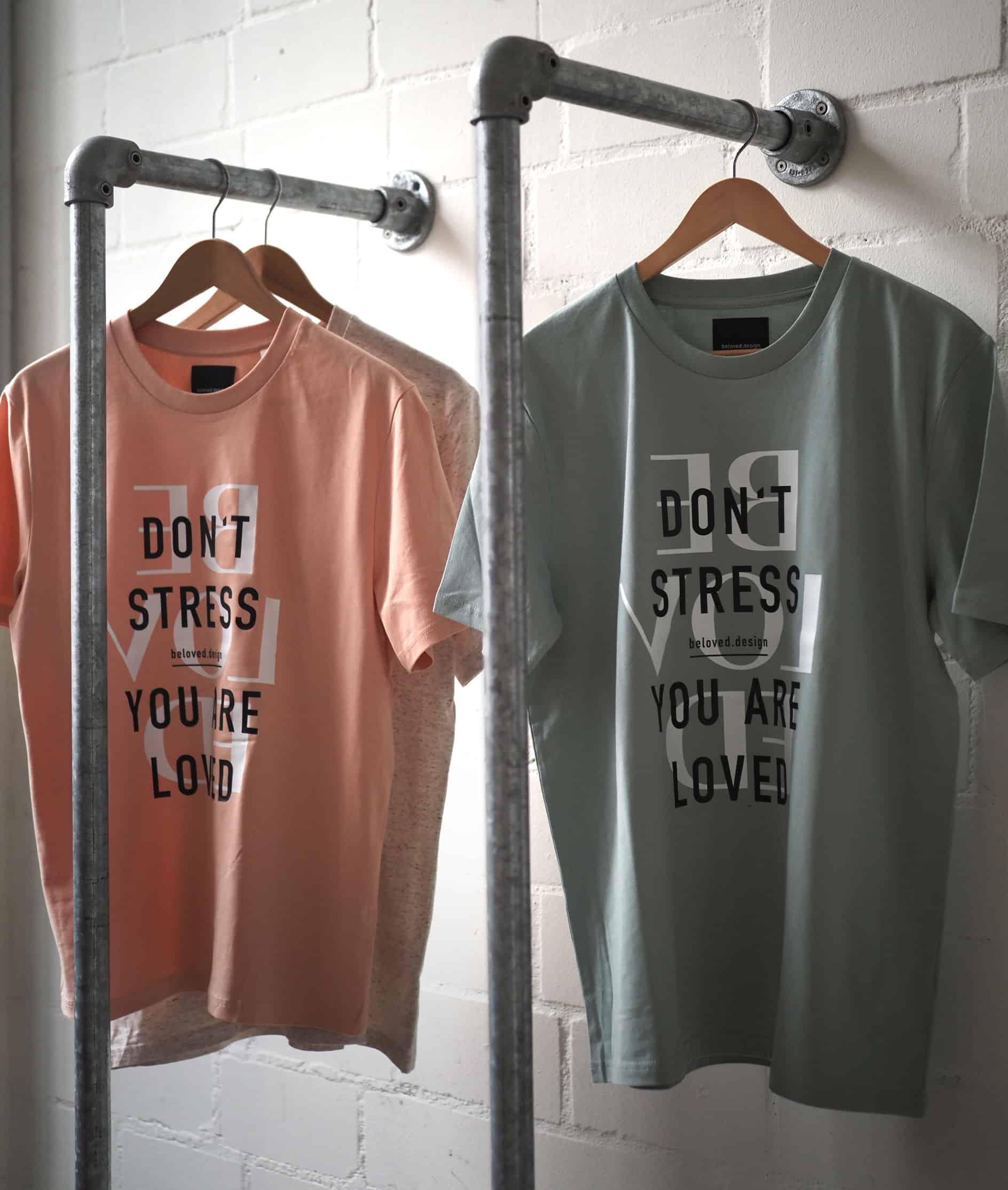 BELOVED | T-Shirt | Pastell | Unisex | Fairwear Bio-Baumwolle 10 Motiv eines christlichen T-Shirts mit der Botschaft "Don’t Stress You Are Loved".