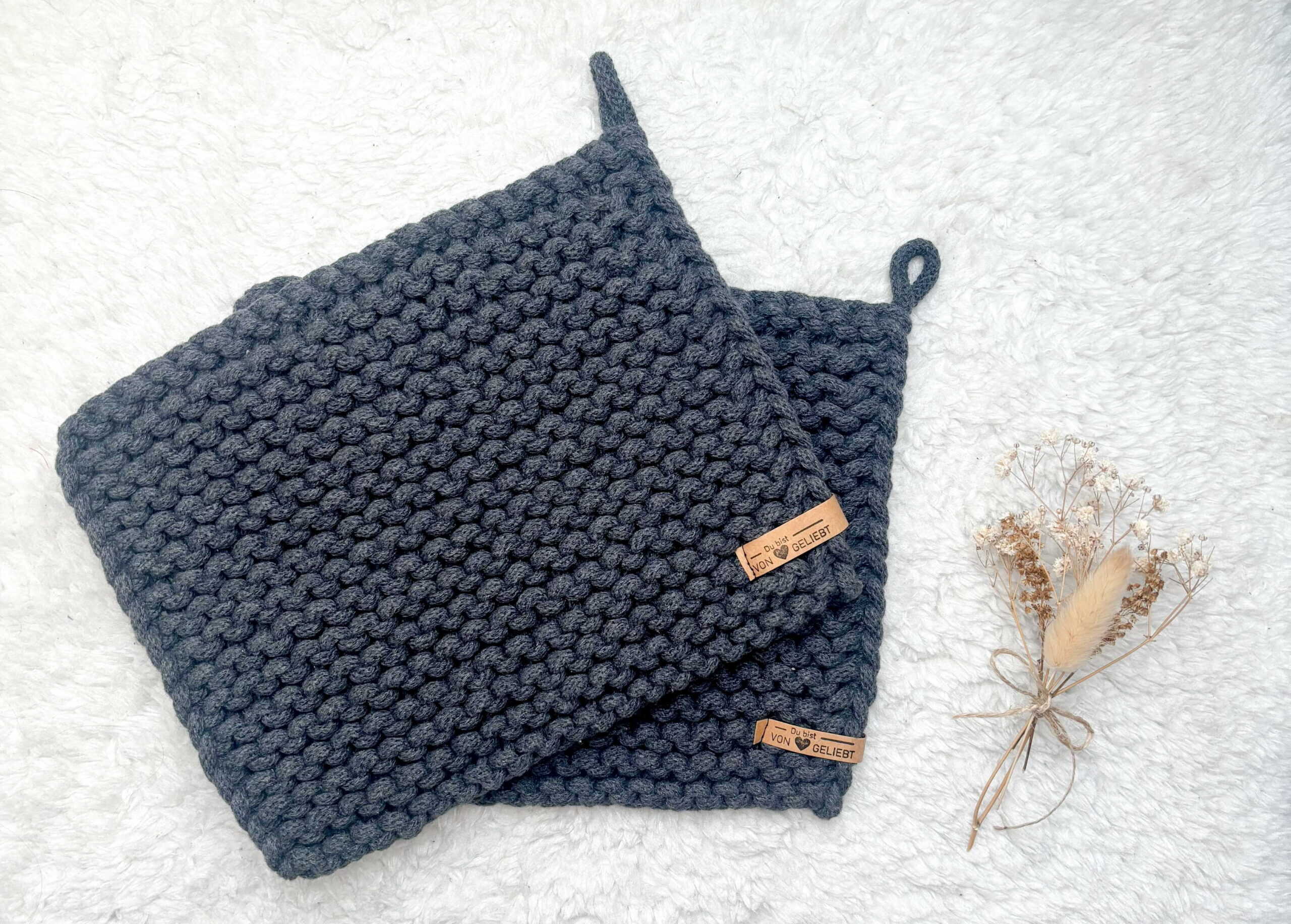 Topflappen - extra dick 18 Gemütliche gestrickte Wollschals mit christlichen Liebesbotschaften, nachhaltige Mode.