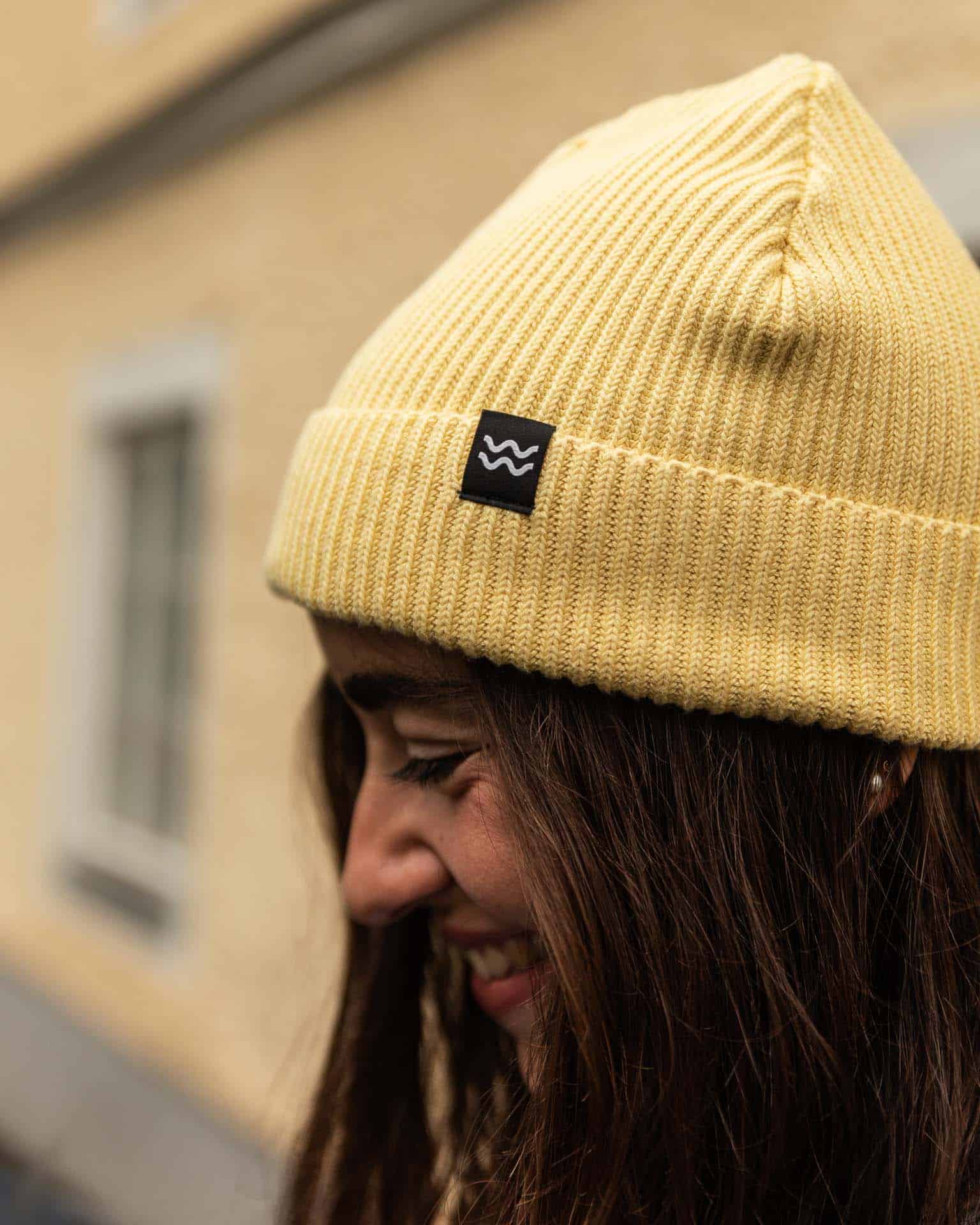 fisherman beanie / gelb / kolosser3 2 Hüte mit christlichen Symbolen, modische Bibel-Accessoires für Christen.