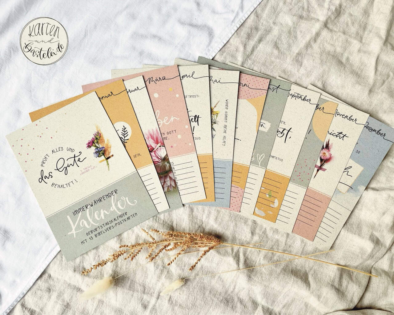 Ab 2026 Kalender mit Bibelversen aus Graspapier | Geburtstagskalender | in Din A5 mit Metallklammer | Postkarten | zum Aufhängen | Handlettering 3 Geburtstagskalender für Christen mit Bibelversen und christlichem Design.