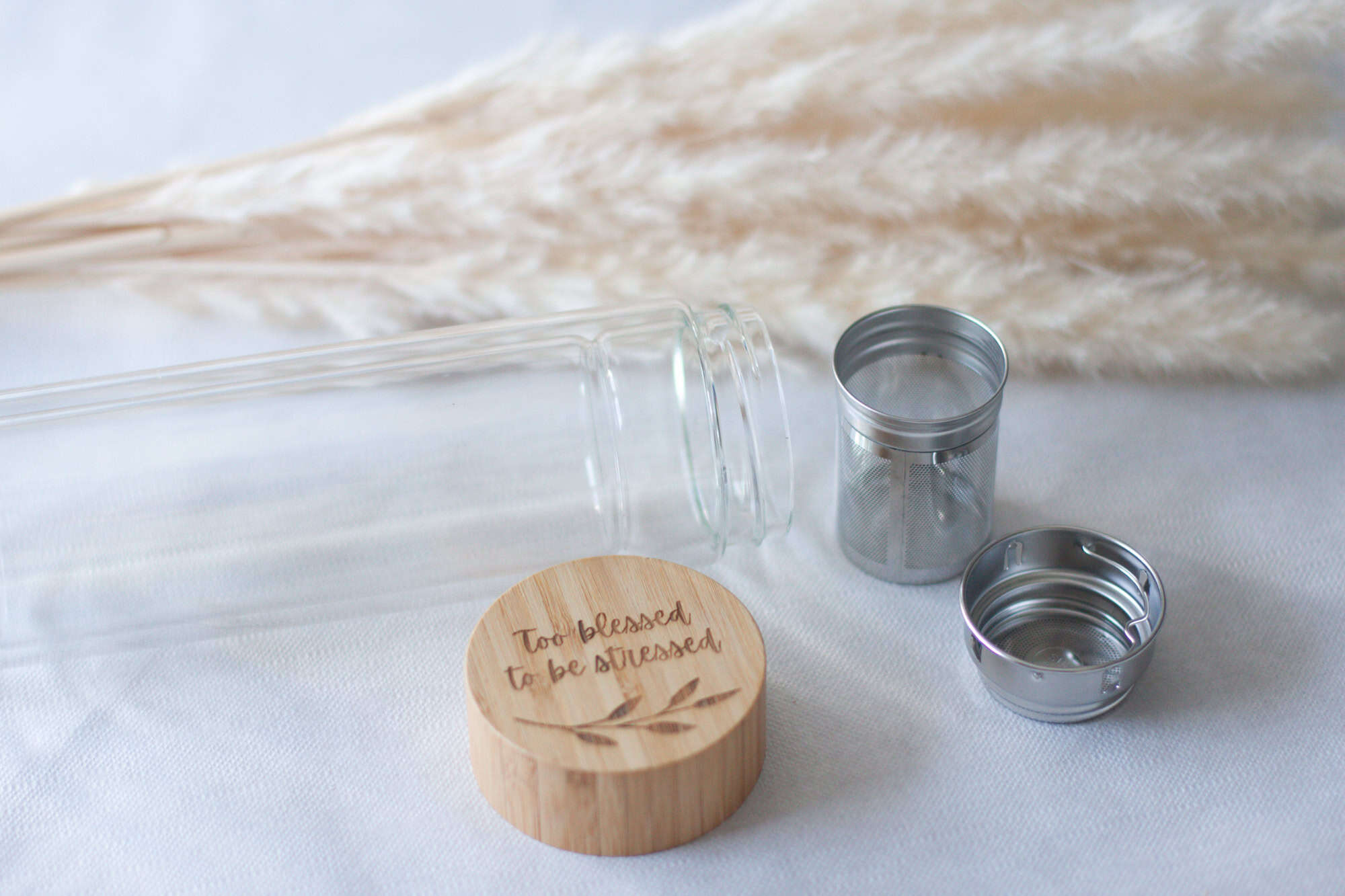 Doppelwandige Glasflasche mit Spruch 17 Nachhaltiges Glas-Geschenkset mit Bibelvers, christliche Geschenkideen, ökologische Geschenkbox.