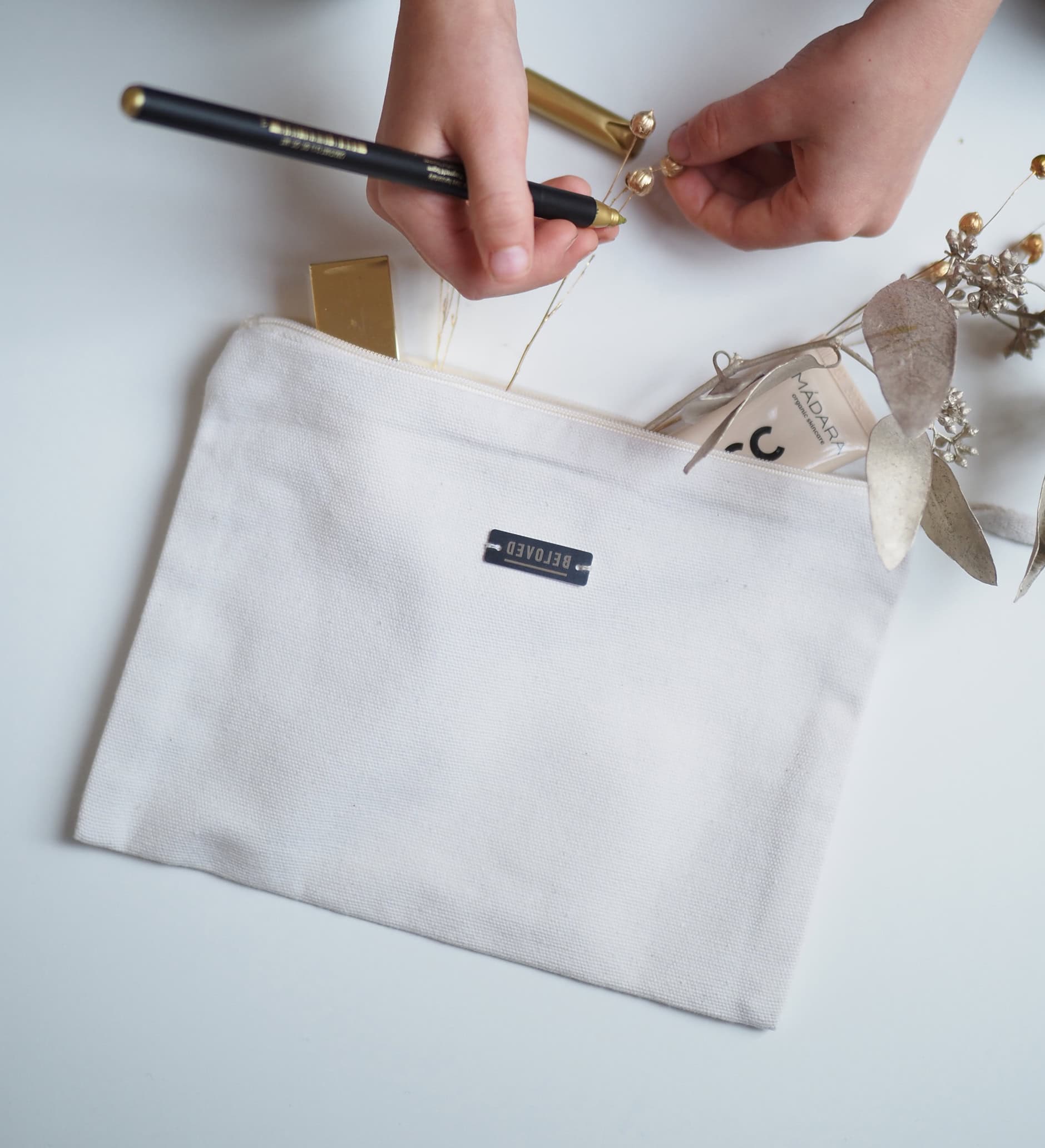 BELOVED | Tasche | Natur / Schwarz 11 Geschenktasche mit christlichen Produkten, stilvoll und nachhaltige Verpackung.