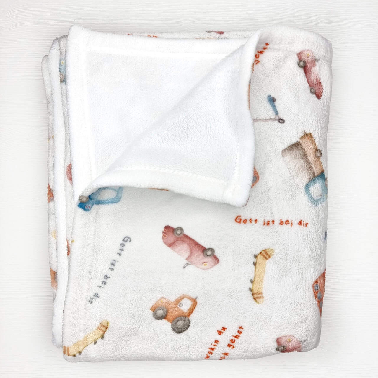 Kuscheldecke Autos Josua 1:9 1 Geknotete Kinder Bademantel mit Autos und Bibelversen, Baumwolle, soft und bequem.