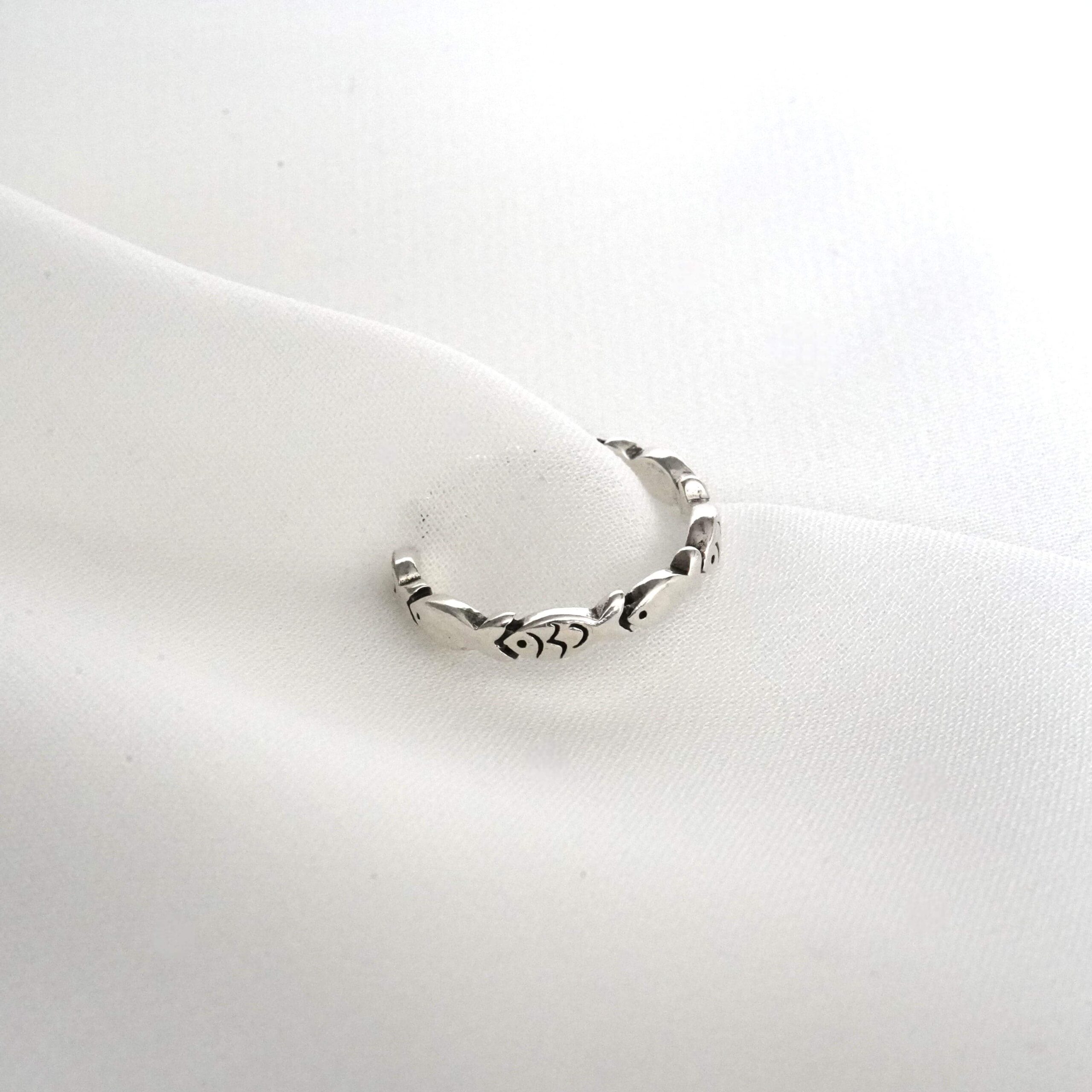 Jona | Christlicher Ring – 925 Sterling Silber – größenverstellbar 3 Schlichter Silberring mit christlichem Schriftzug und Symbolen, christliche Schmuckkunst.