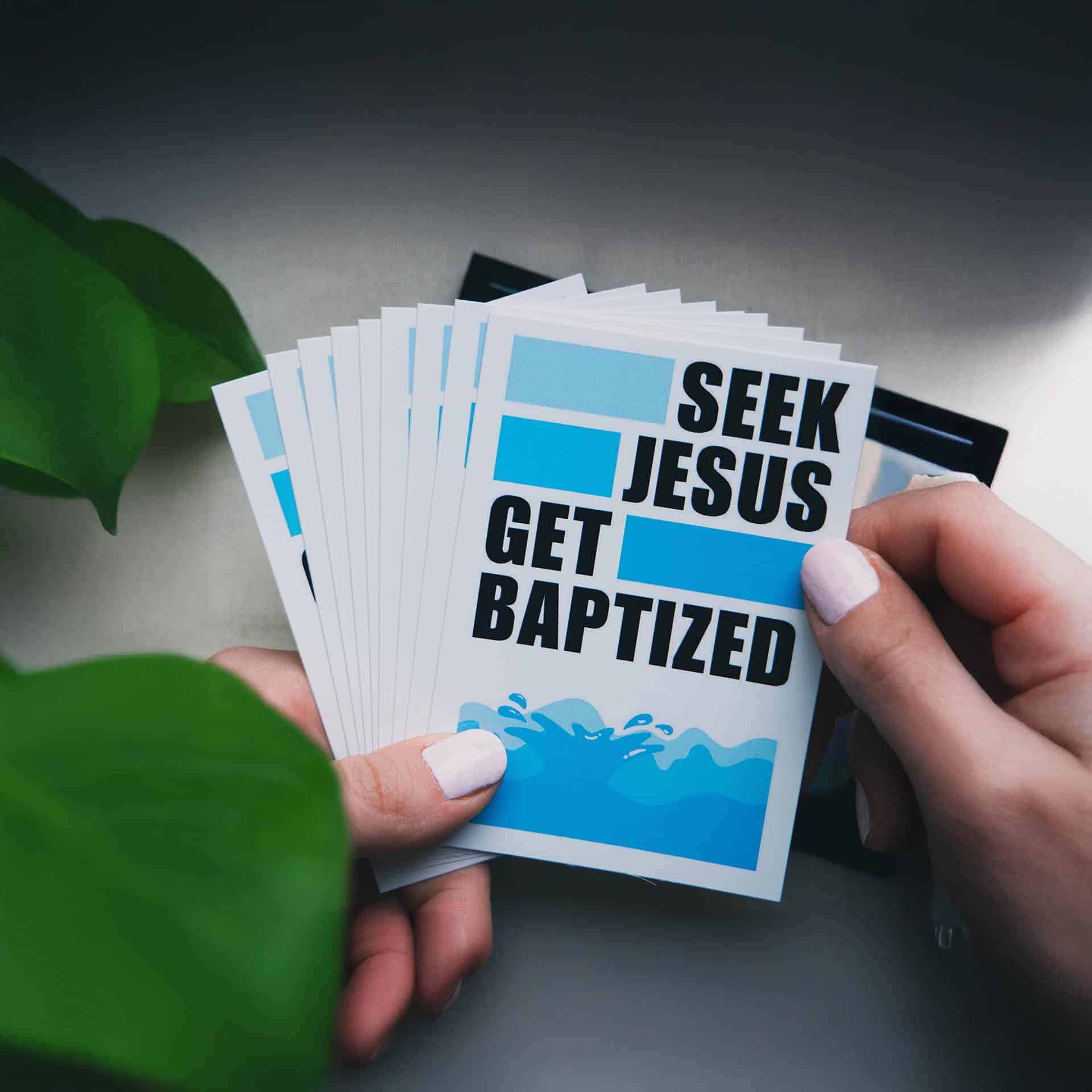 10 Christliche Sticker – GET BAPTIZED | Bibelvers Aufkleber für Evangelisation, Gemeinde, Jugendgruppe und Alltag – wetterfest und ablösbar 1 Glaubensbotschaften und christliche Werte auf Flyern bei mookho.de.