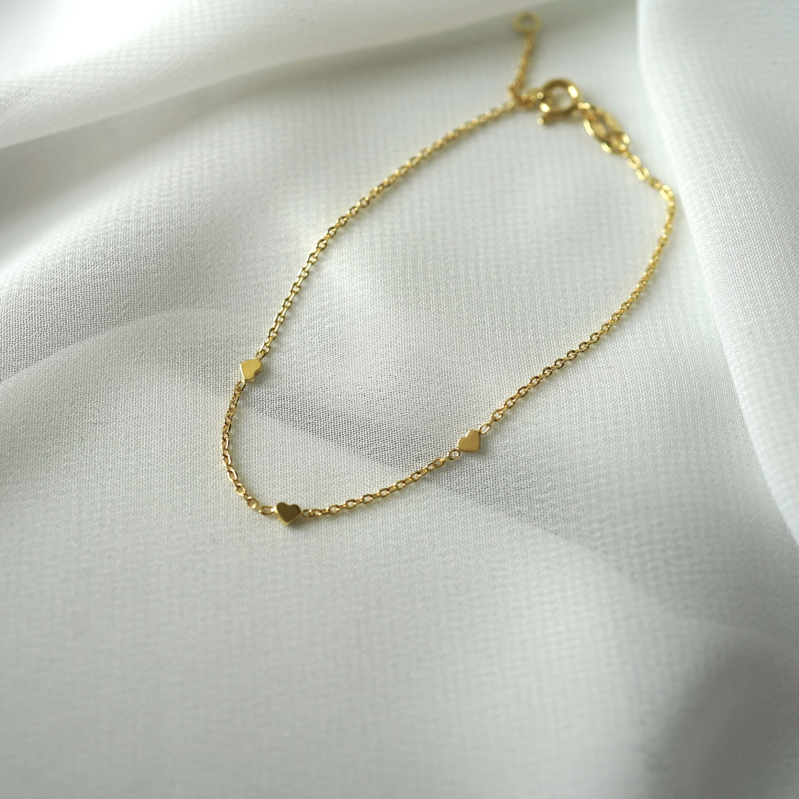 Endless Love | Christliches Armband – 925 Sterling Silber vergoldet – gelbgold – deutsche Silberschmiede 1 Feiner goldener Kreuz-Anhänger Schmuck für christliche Glauben und Spiritualität.