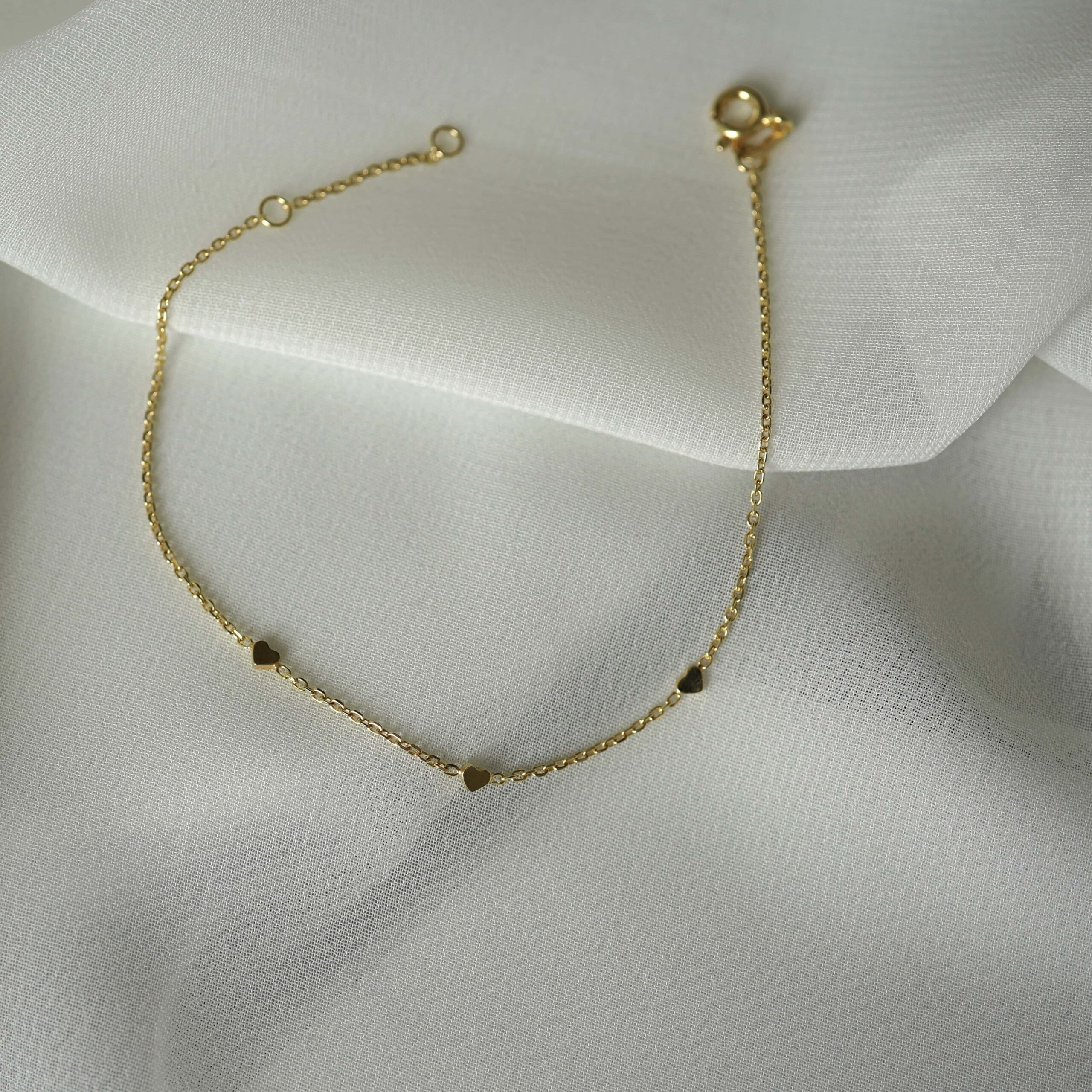 Endless Love | Christliches Armband – 925 Sterling Silber vergoldet – gelbgold – deutsche Silberschmiede 3 Feiner goldener Anhänger mit Herz-Kette, christliche Schmuckstücke, Schmuck für Christen.