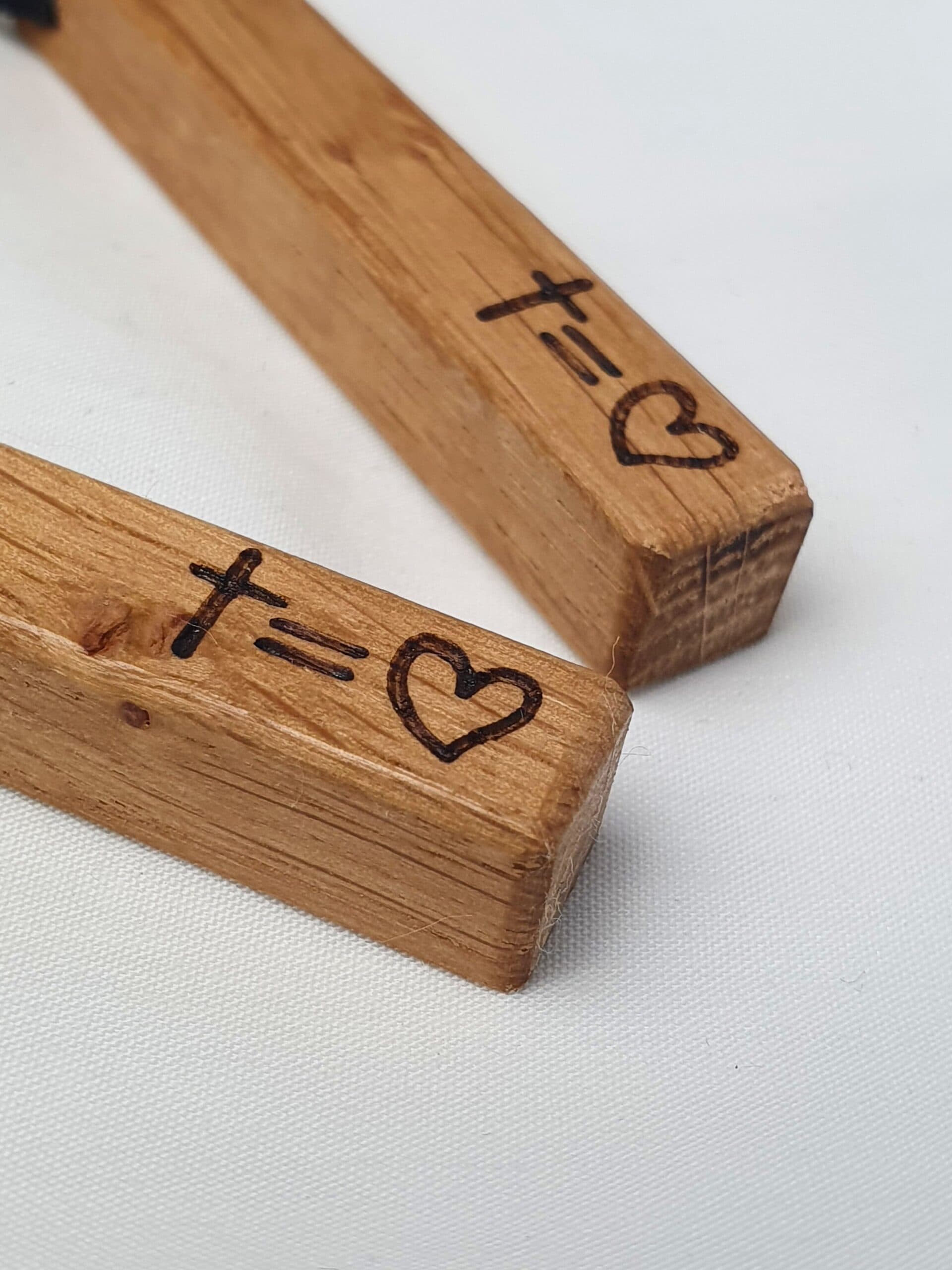 Schlüsselanhänger Kreuz gleich Liebe - Kreuz = Herz 3 Glaube Liebe Holzstempel christliche Marken, Bibelzitate, christliche Geschenkideen.