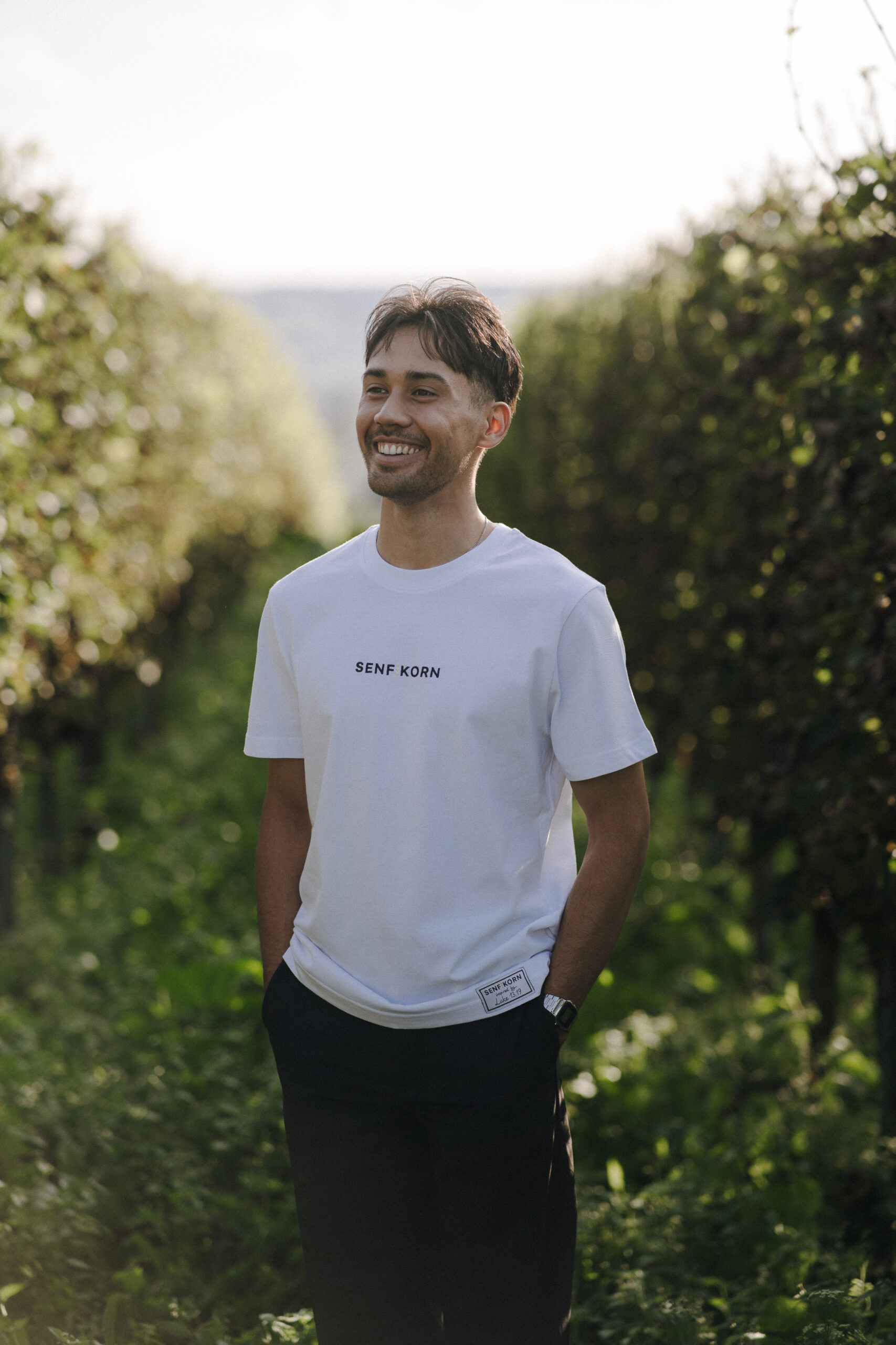 Moderner Christlicher Streetwear-T-Shirt, Glaube Mode, Evangelium Kleidung, Mookho.de marketplace.