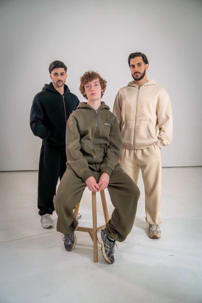 Essential Jogginghose - "Johannes" 18 Moderne christliche Hoodies für Männer und Jugendliche bei Mookho.de.