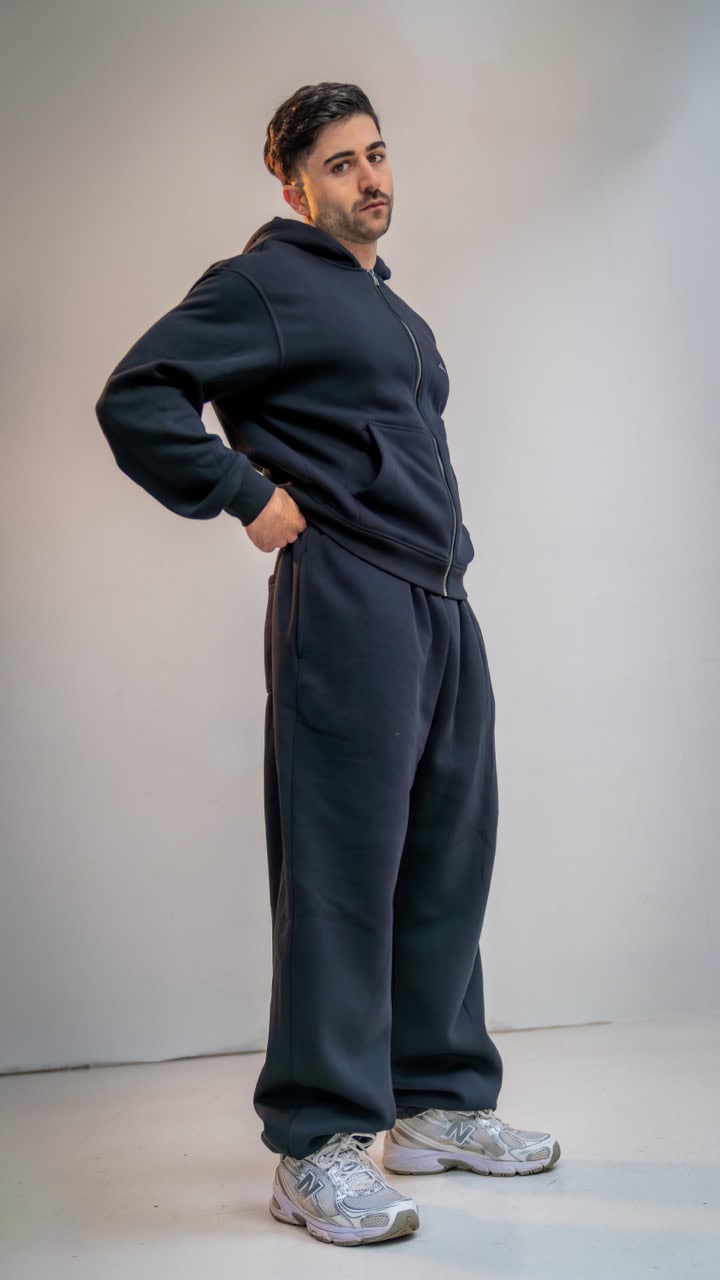 Essential Jogginghose - "Johannes" 16 Gemütliche schwarze Jogginghose mit Hoodie, sportliche Freizeitkleidung für Männer.
