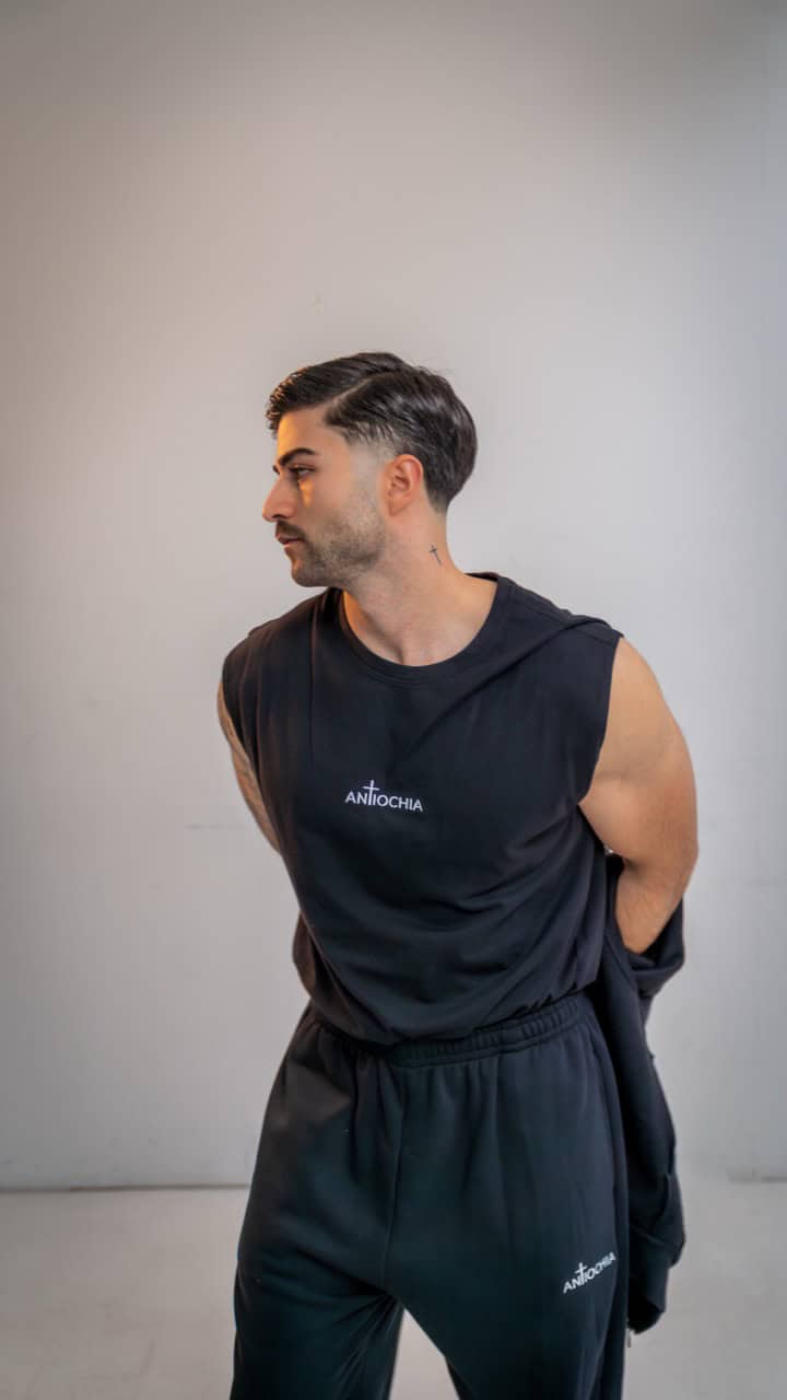 Essential Tanktop - "Philippus" 14 Moderner Mann in schwarz mit religiösem Tattoo, christliche Mode, Streetwear, Christliche Marken.