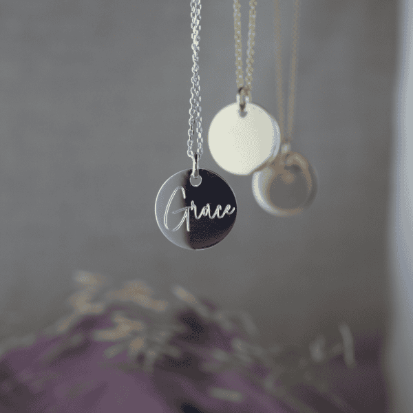 Anhänger GRACE 8 Schmuck mit spirituellem Jesus Grace Anhänger, christliche Geschenke, Schmuck für Gläubige.