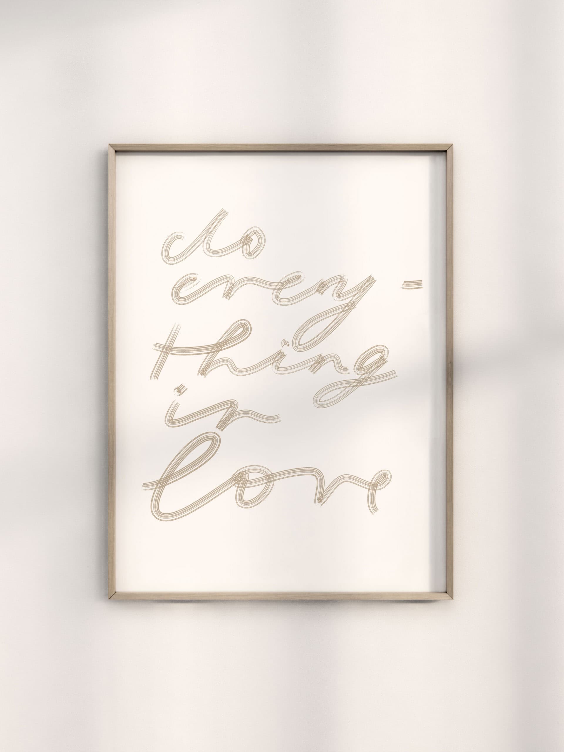 Inspirierendes christliches Wandbild mit der Botschaft "Liebe ist".