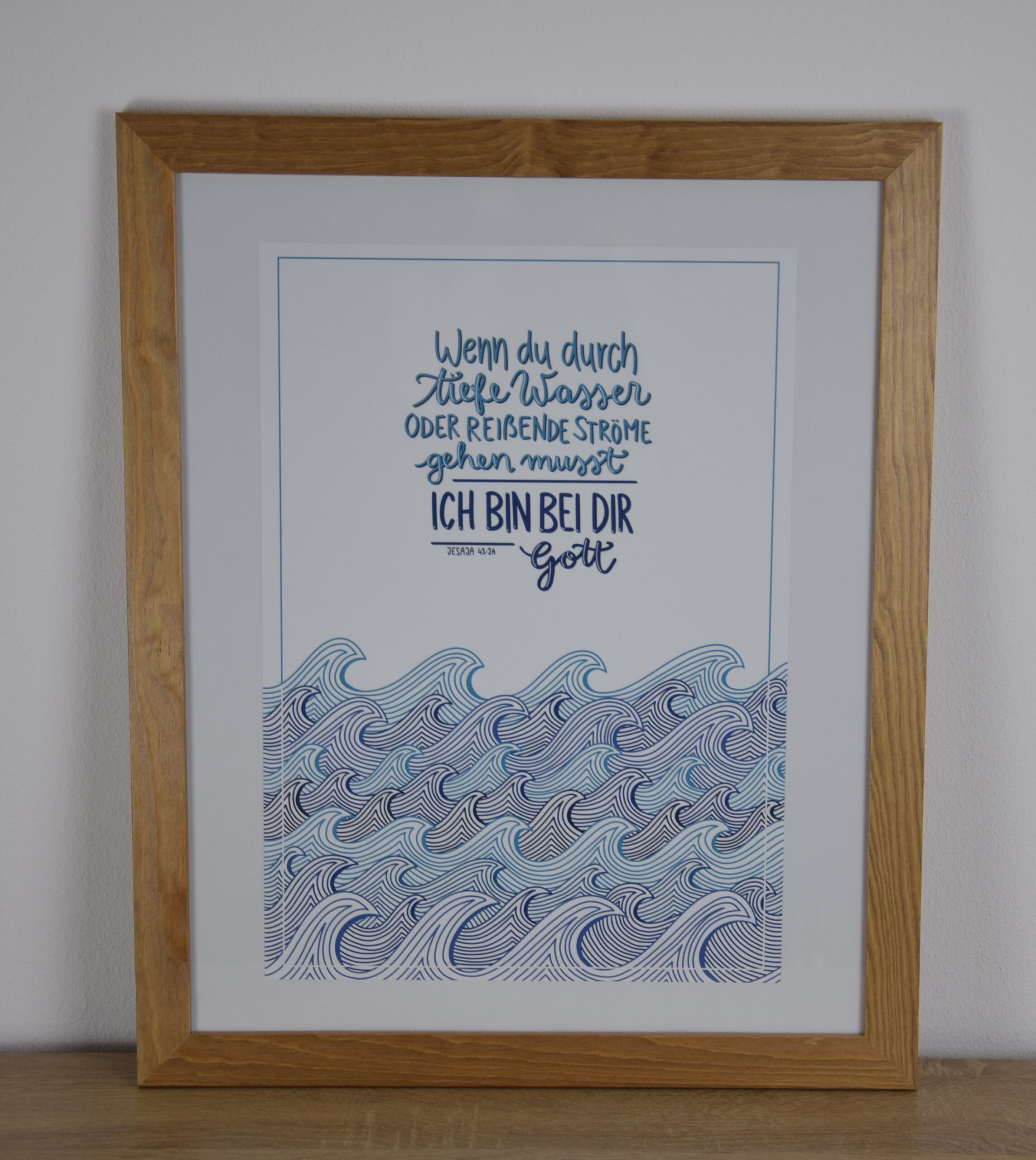 Poster Tiefe Wasser A3 9 Inspirierendes christliches Zitat mit Meeresmotiv in Holzrahmen.