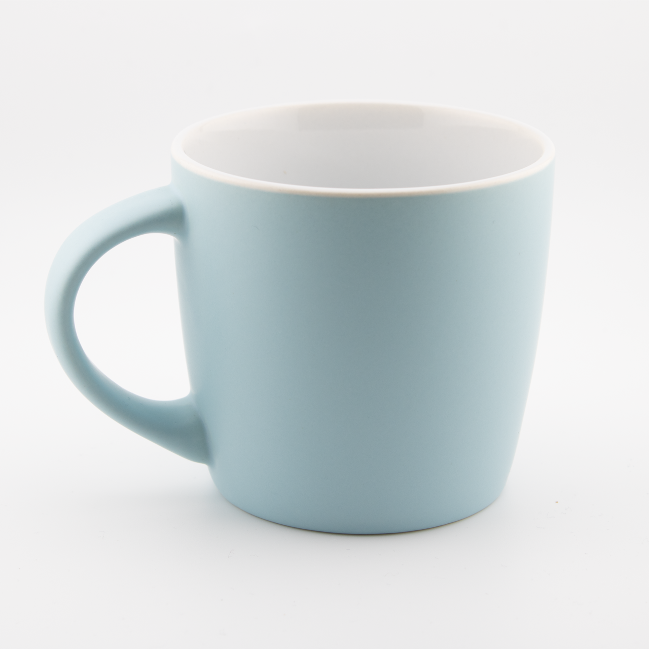 Alltagsheldin | Tasse 2 Hellblaue Kaffeetasse auf weißem Hintergrund, schlichtes Design, ideal für christliche Marken.